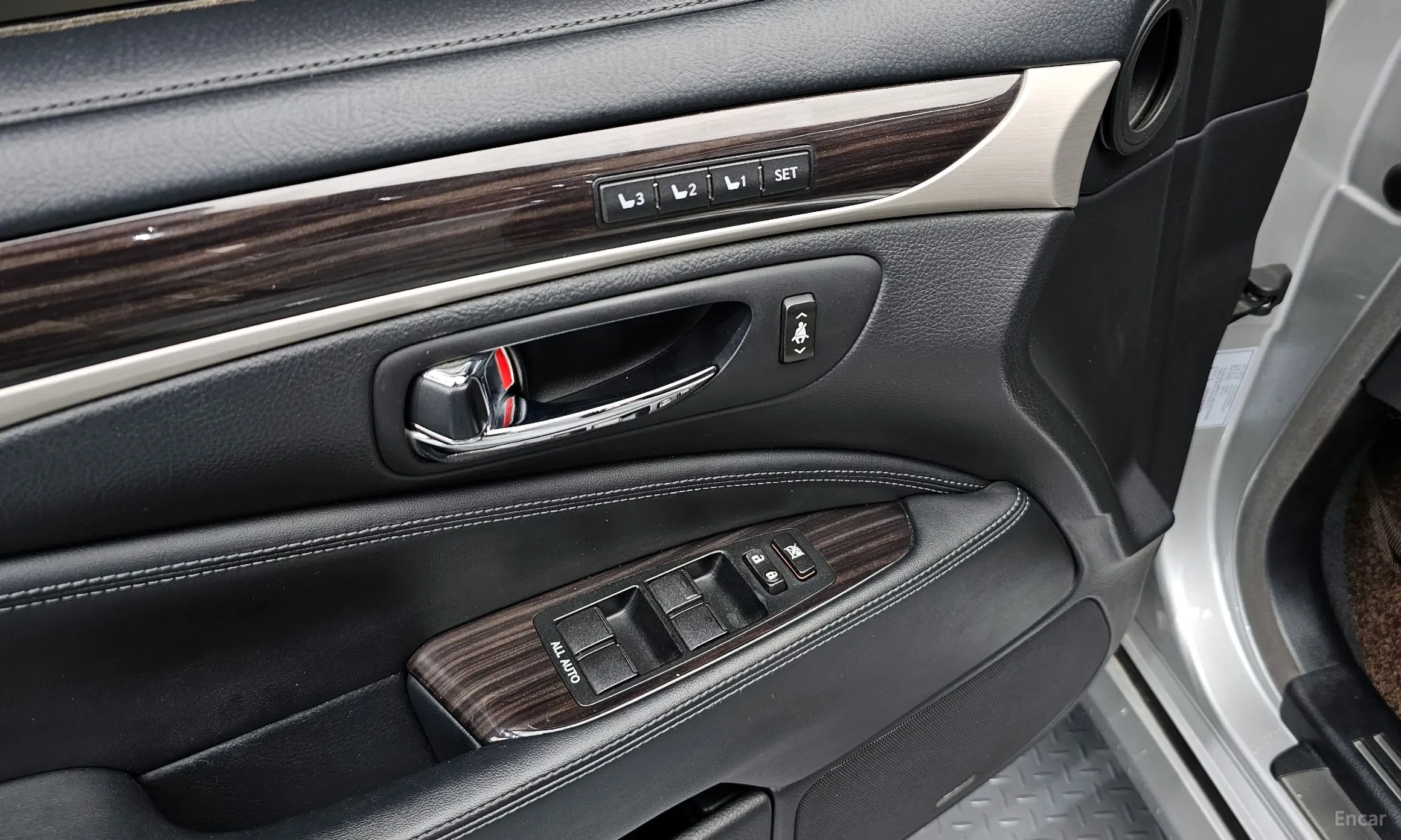 Lexus LS600hL превью 19