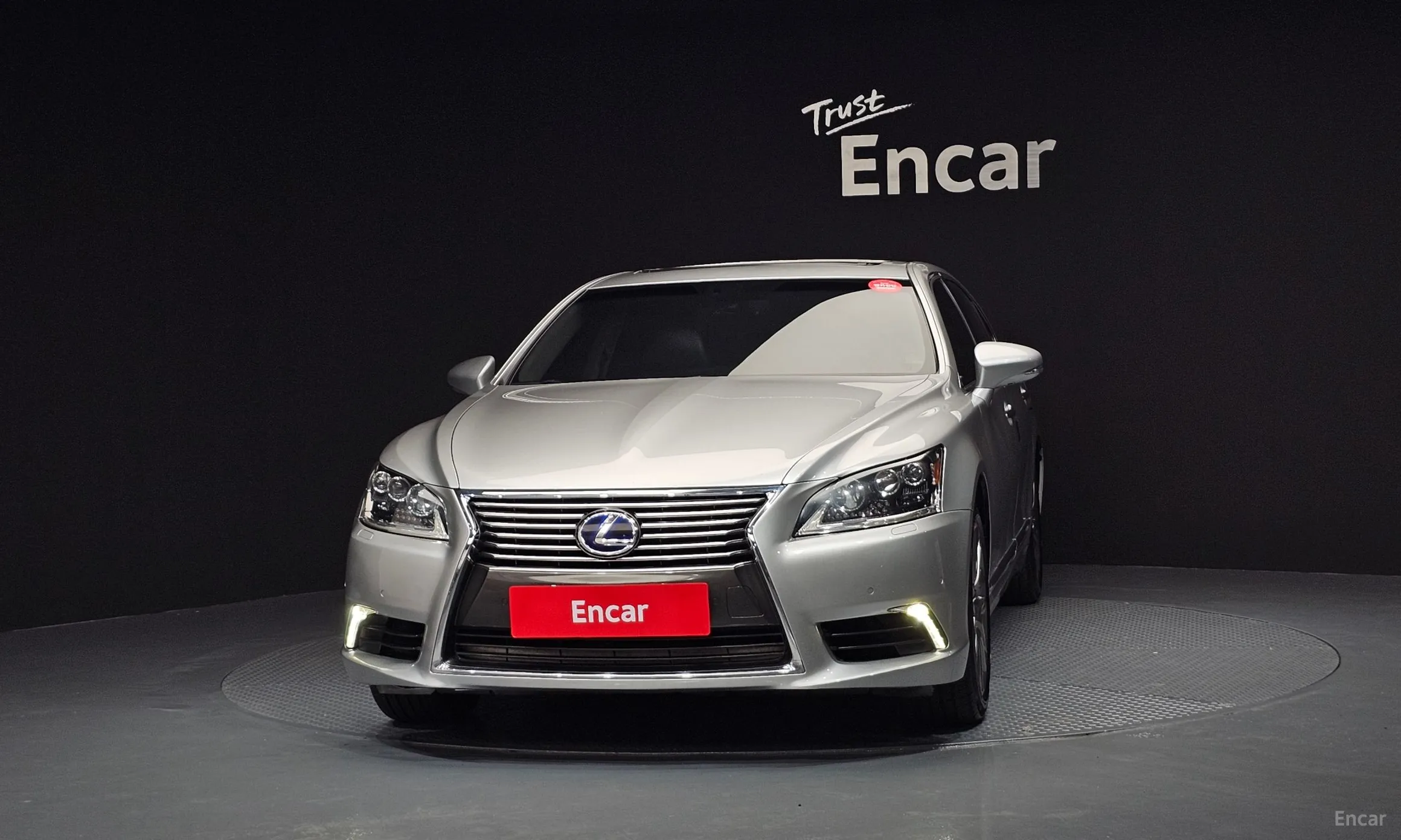 Lexus LS600hL превью 3
