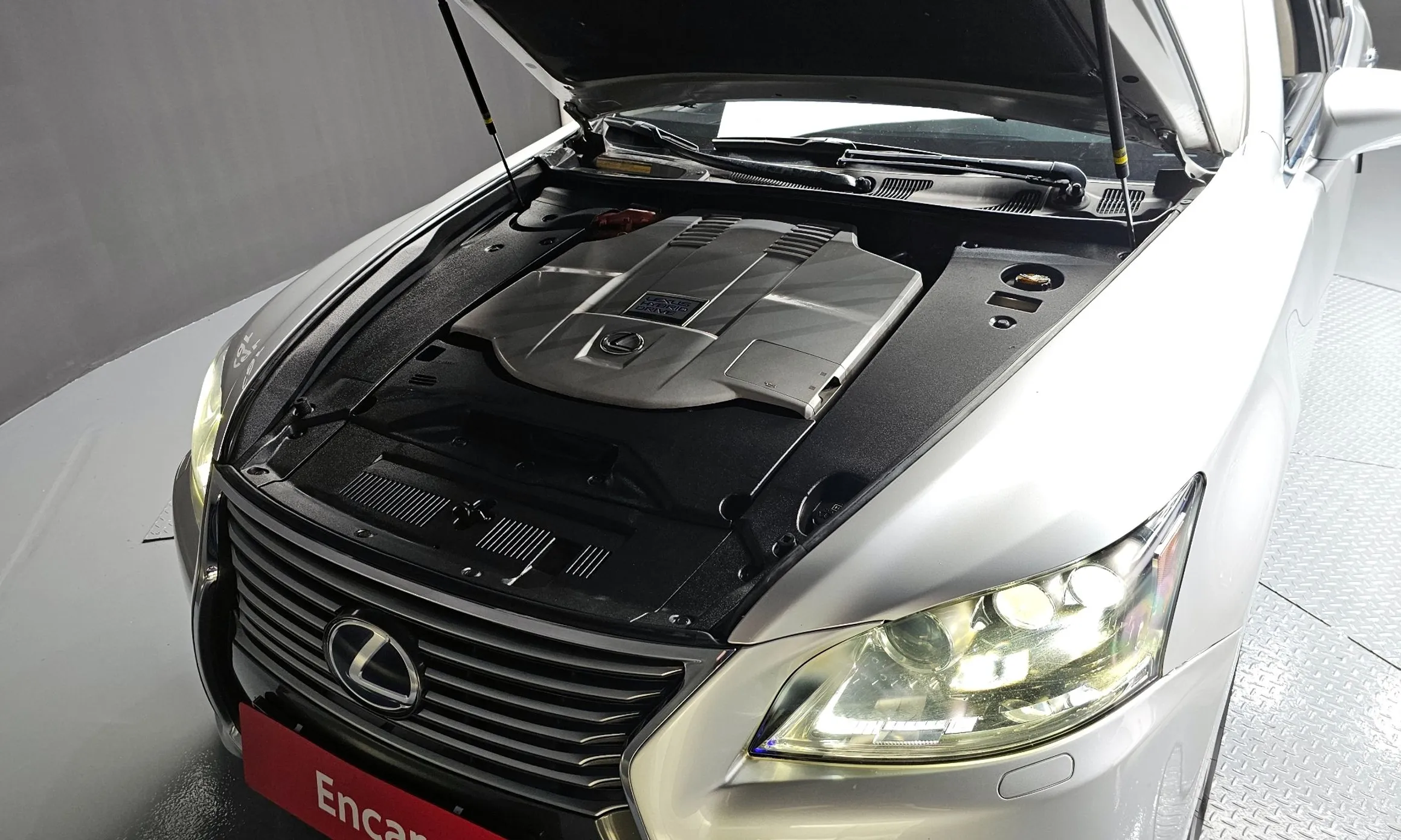 Lexus LS600hL превью 6
