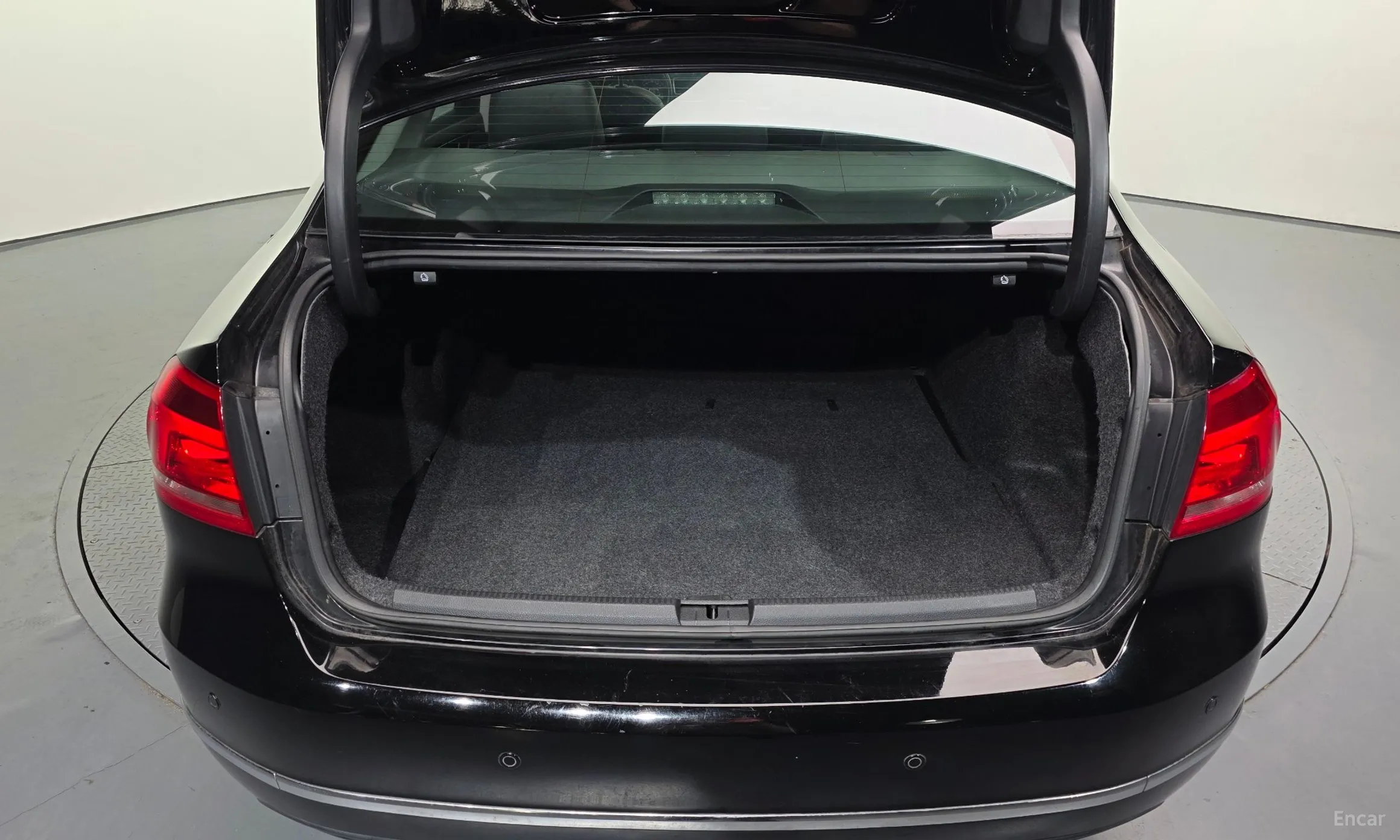 Volkswagen The New Passat превью 20
