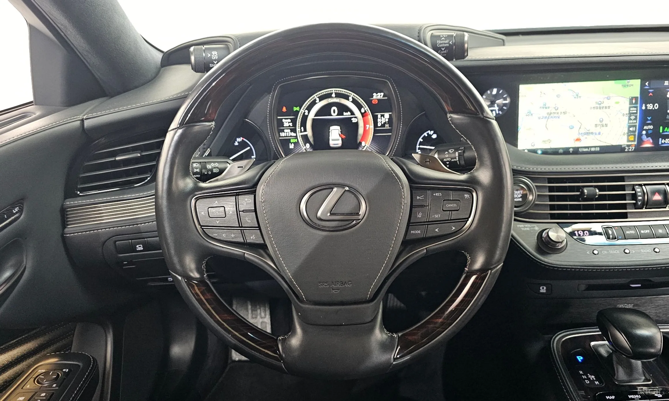 Lexus LS500 5th Generation превью 13