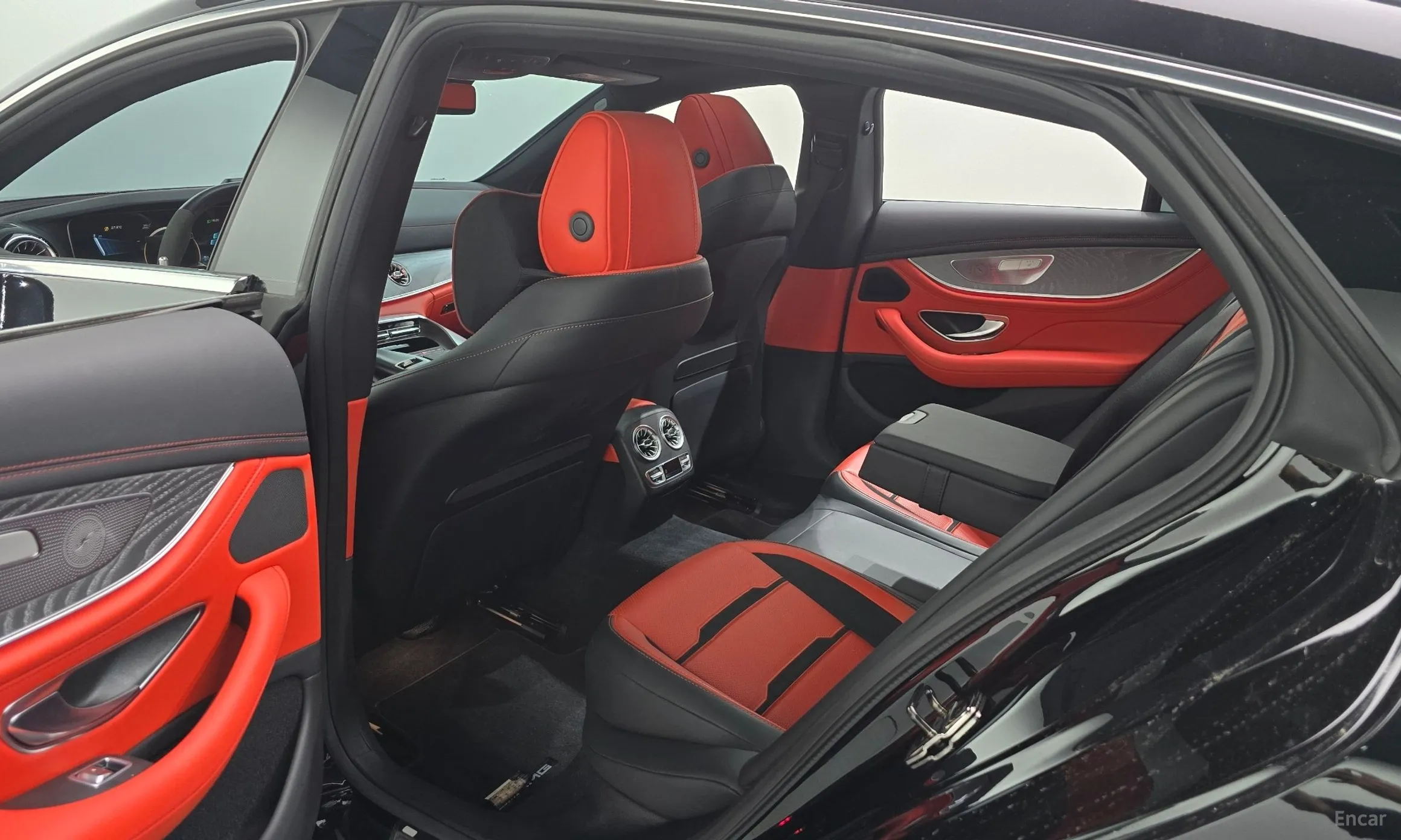 Mercedes Benz AMG GT превью 11