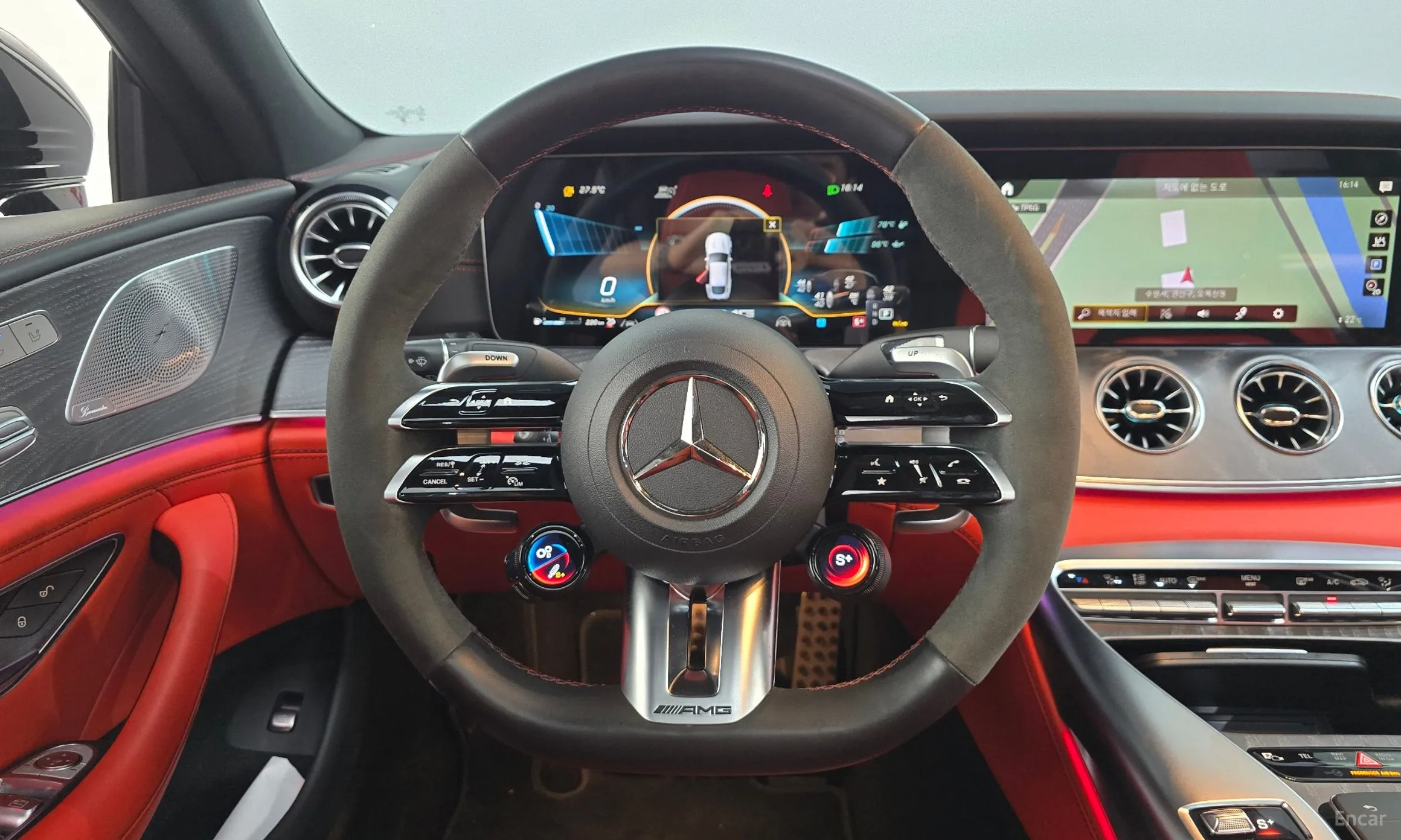 Mercedes Benz AMG GT превью 14