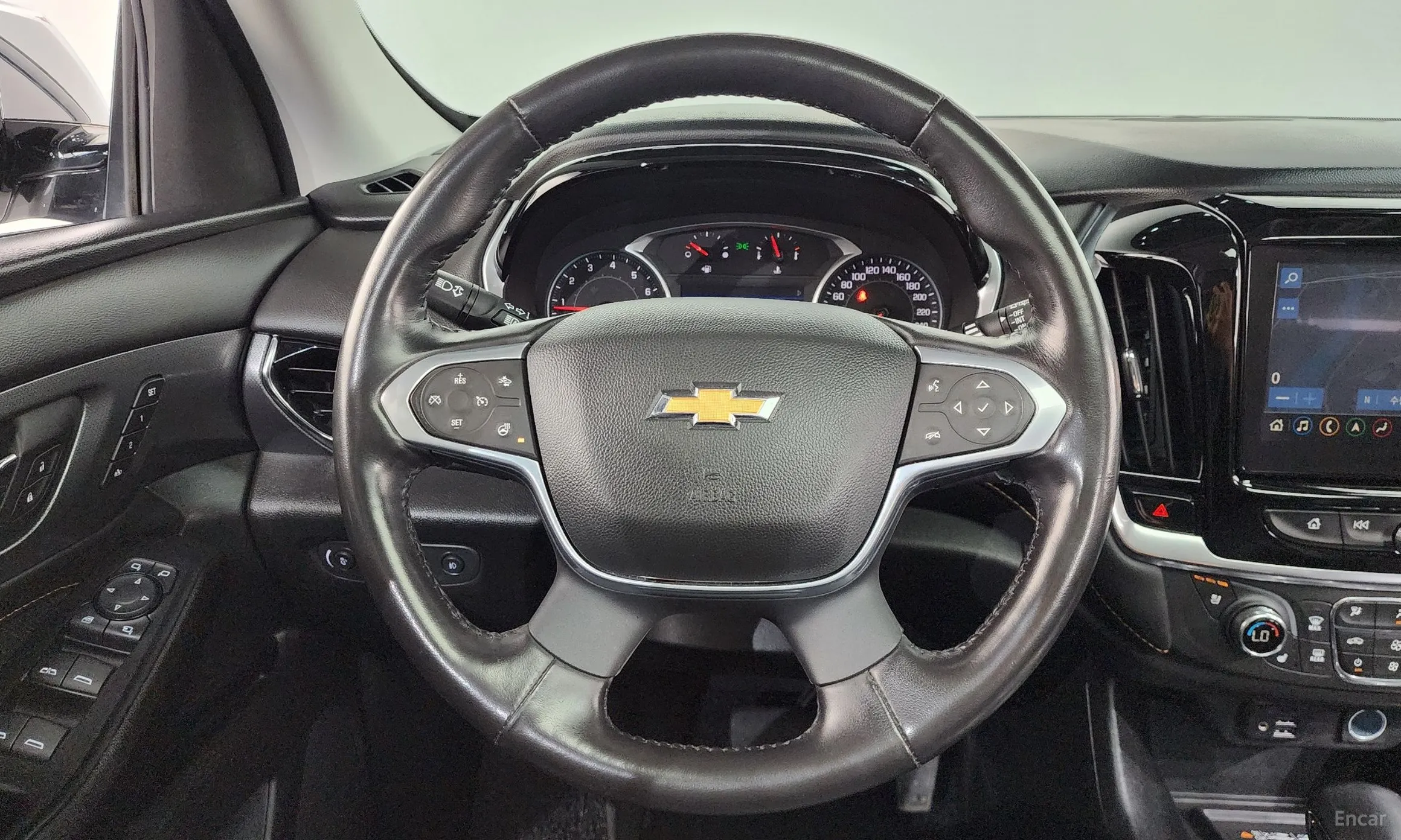 Chevrolet (GM Daewoo) Traverse превью 13