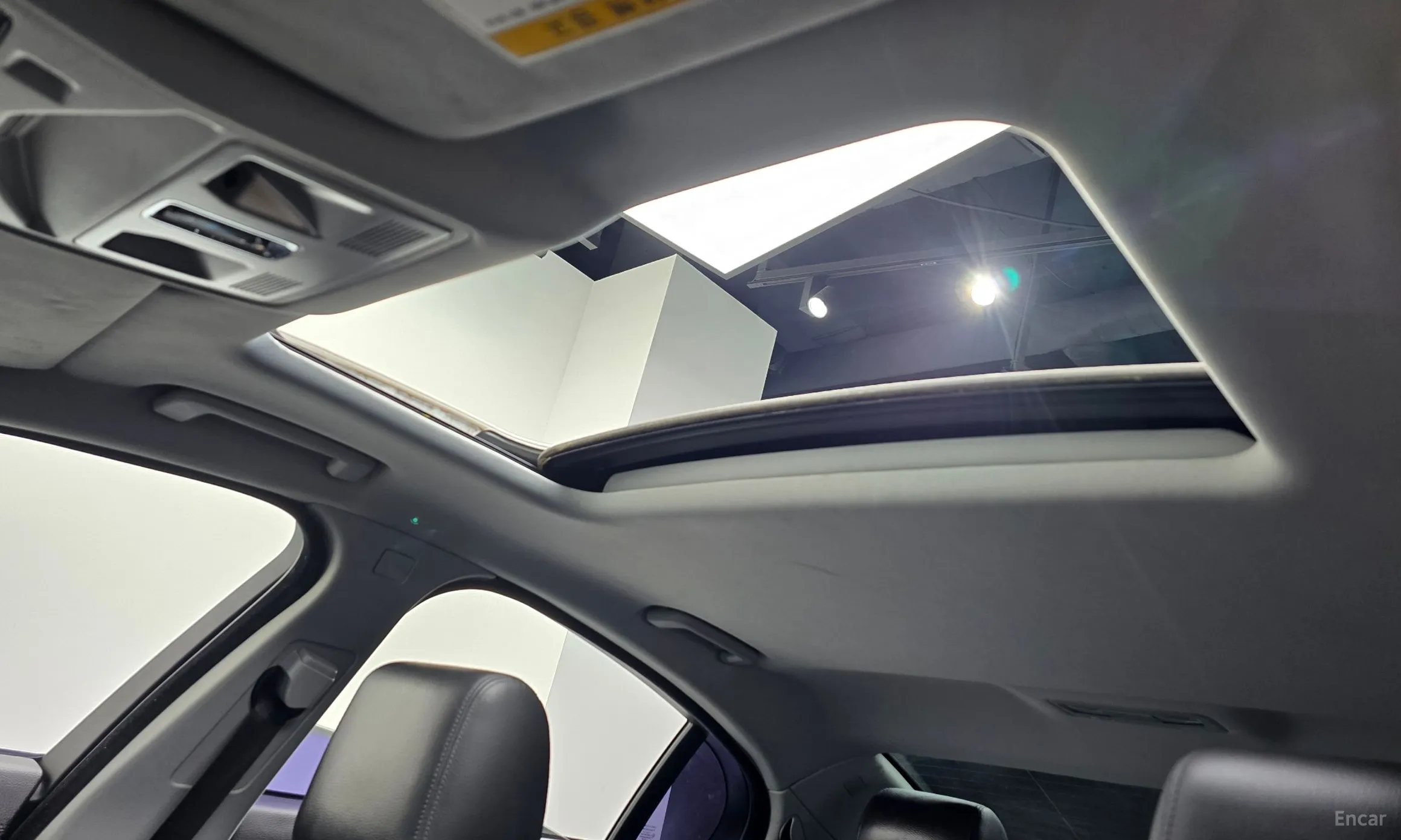 Jaguar New XF превью 17