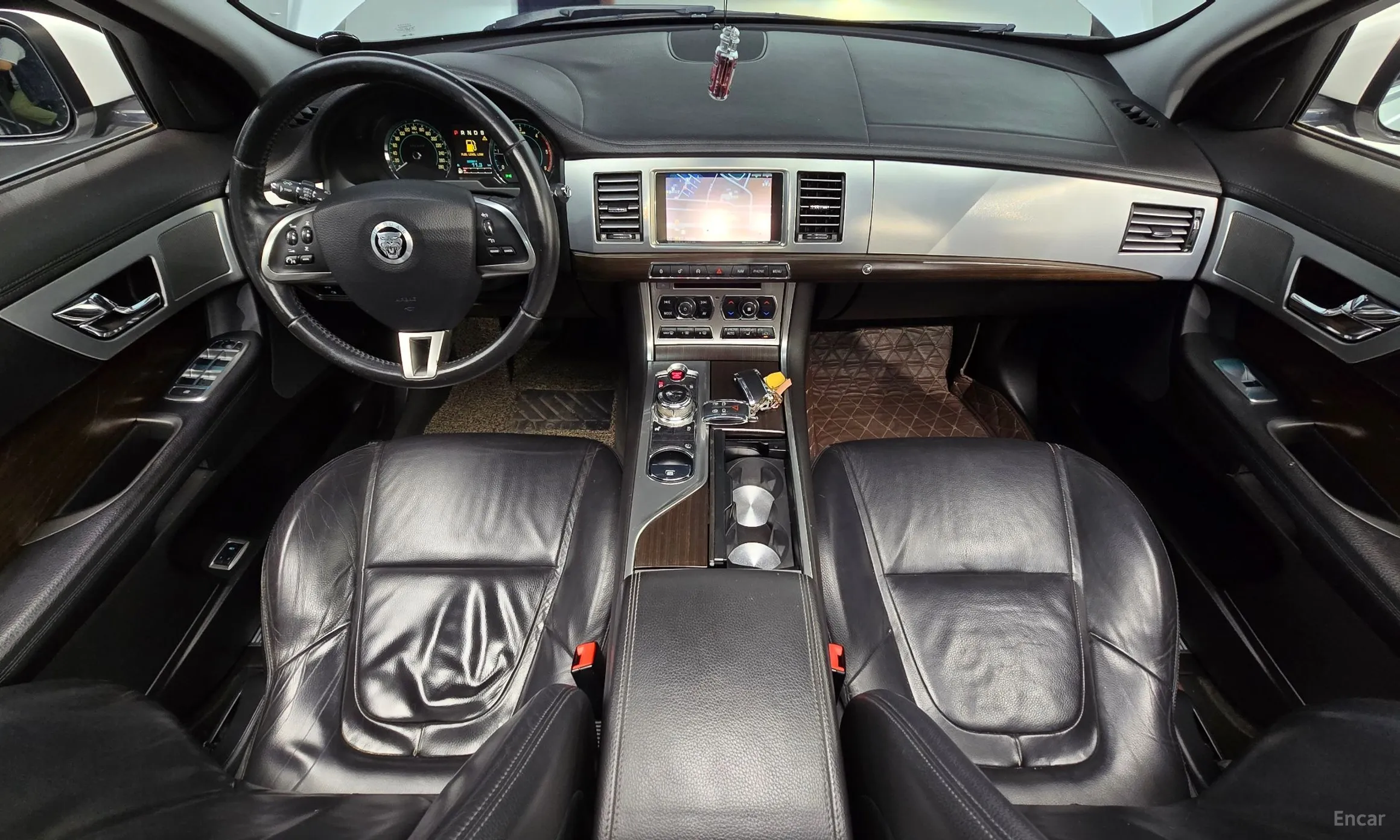 Jaguar New XF превью 7