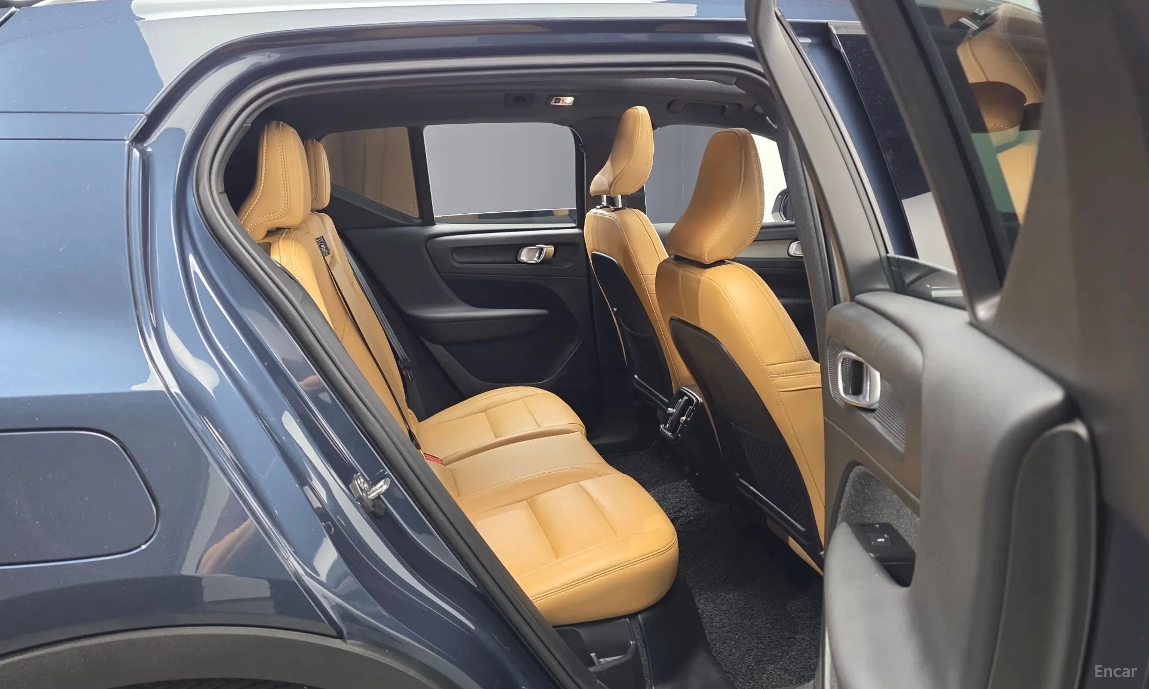Volvo XC40 превью 12