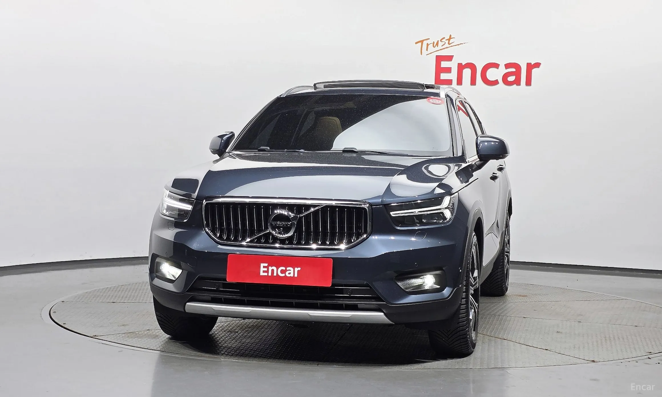 Volvo XC40 превью 3