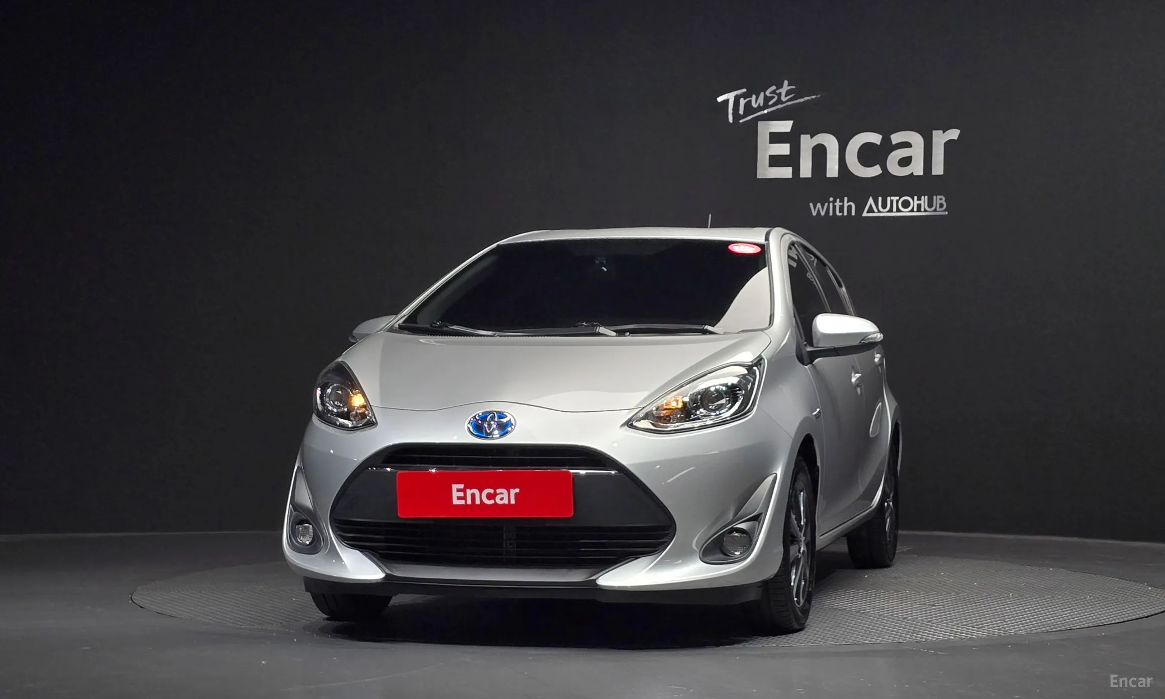 Toyota Prius C превью 3