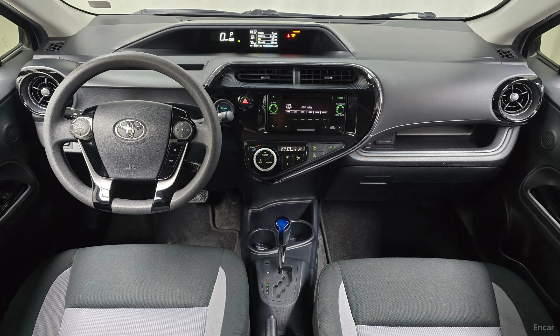 Toyota Prius C превью 7