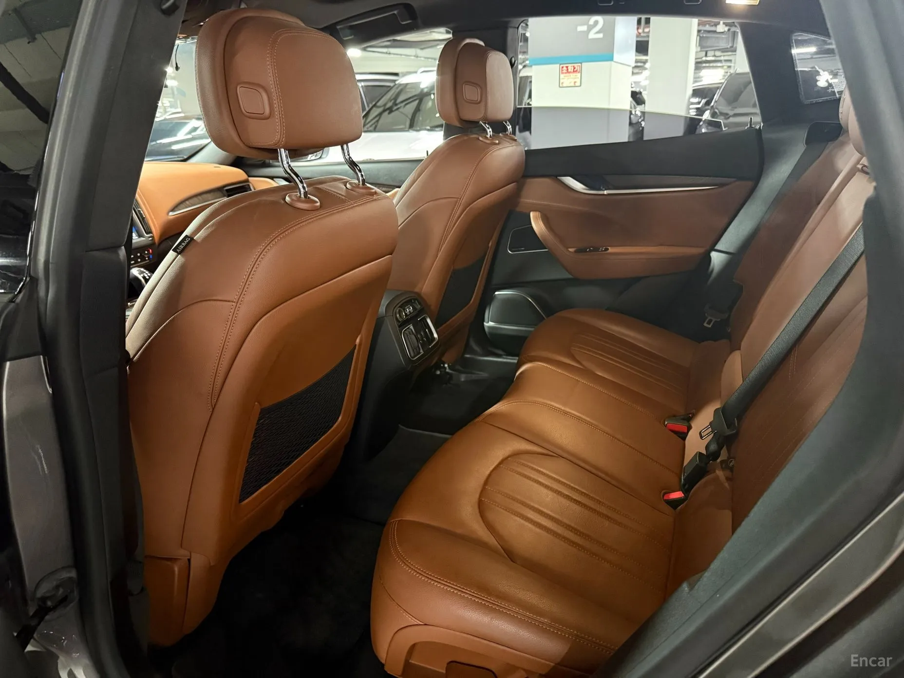 Maserati Levante превью 10