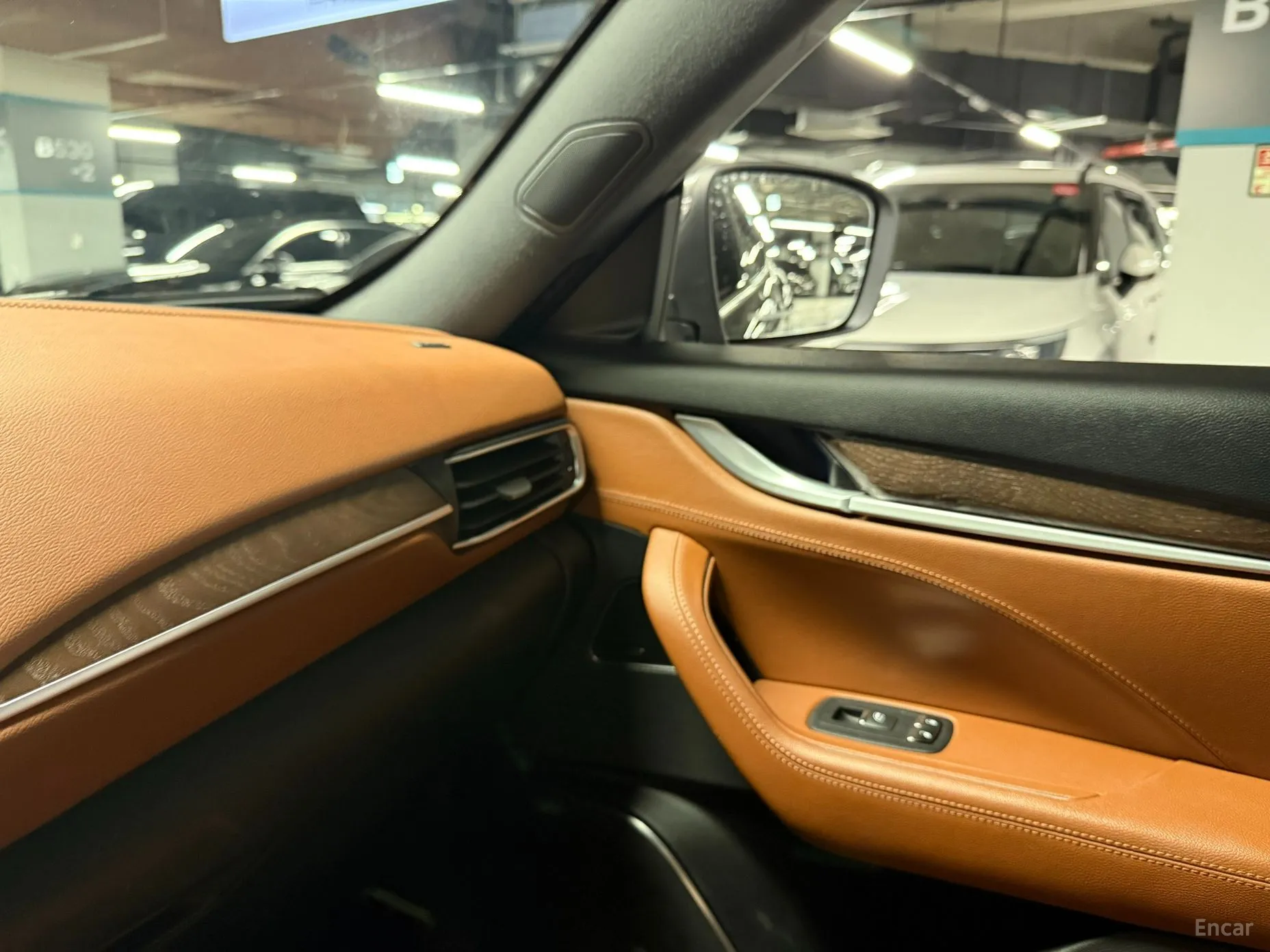 Maserati Levante превью 15