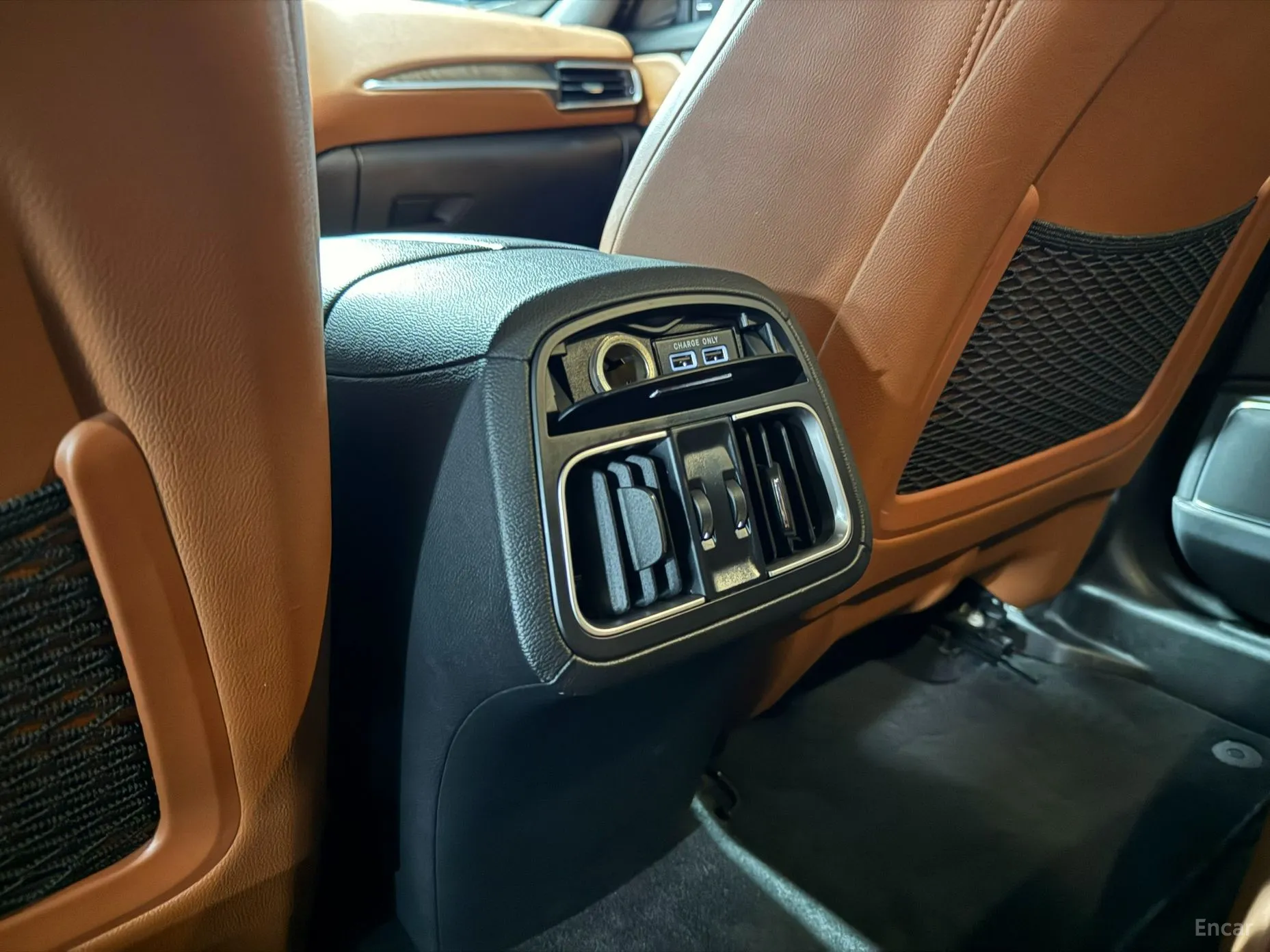 Maserati Levante превью 18