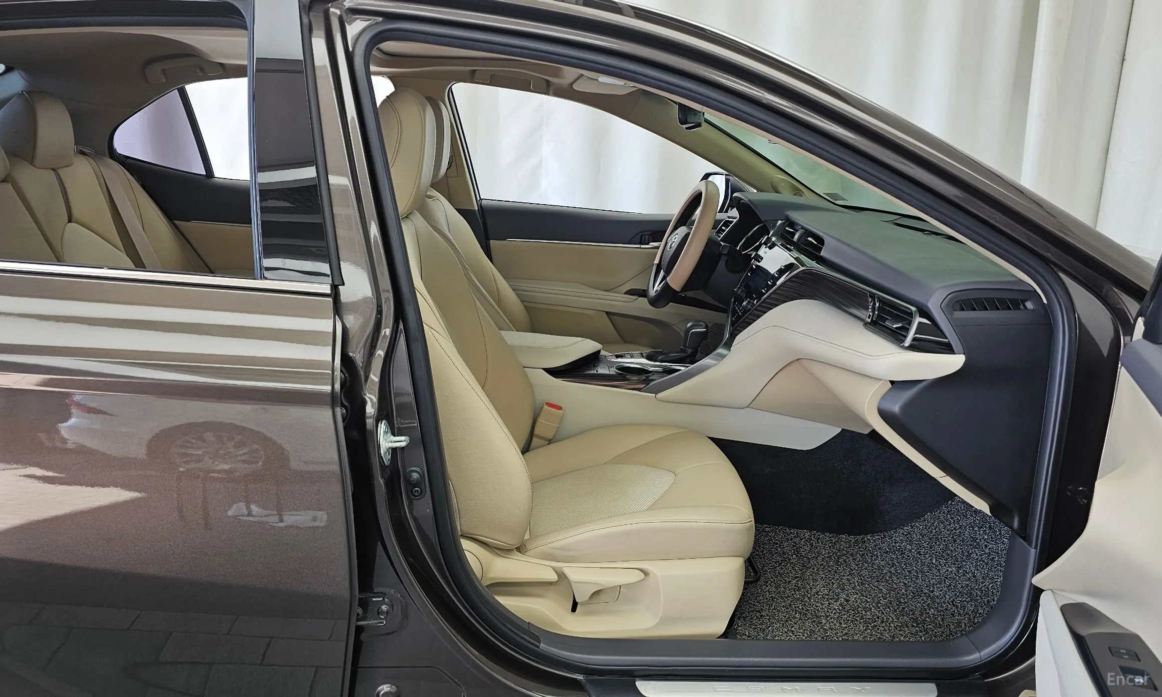 Toyota Camry (XV70) превью 11
