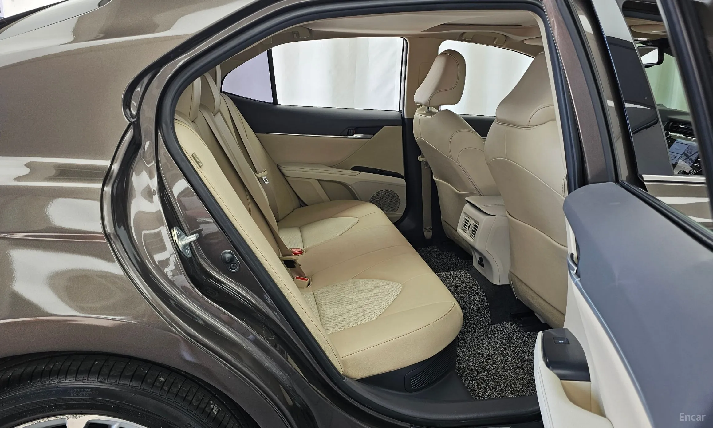 Toyota Camry (XV70) превью 12