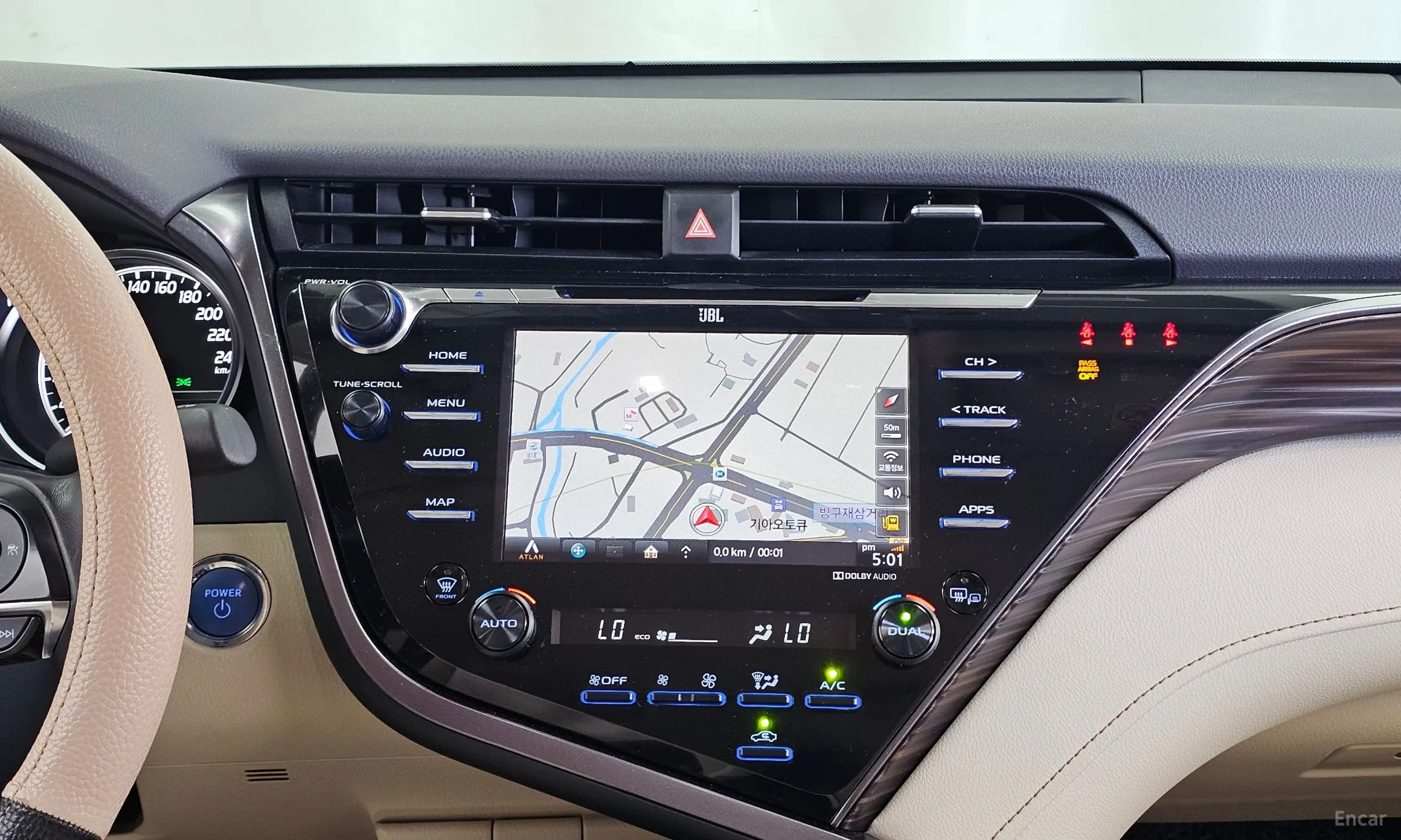 Toyota Camry (XV70) превью 14
