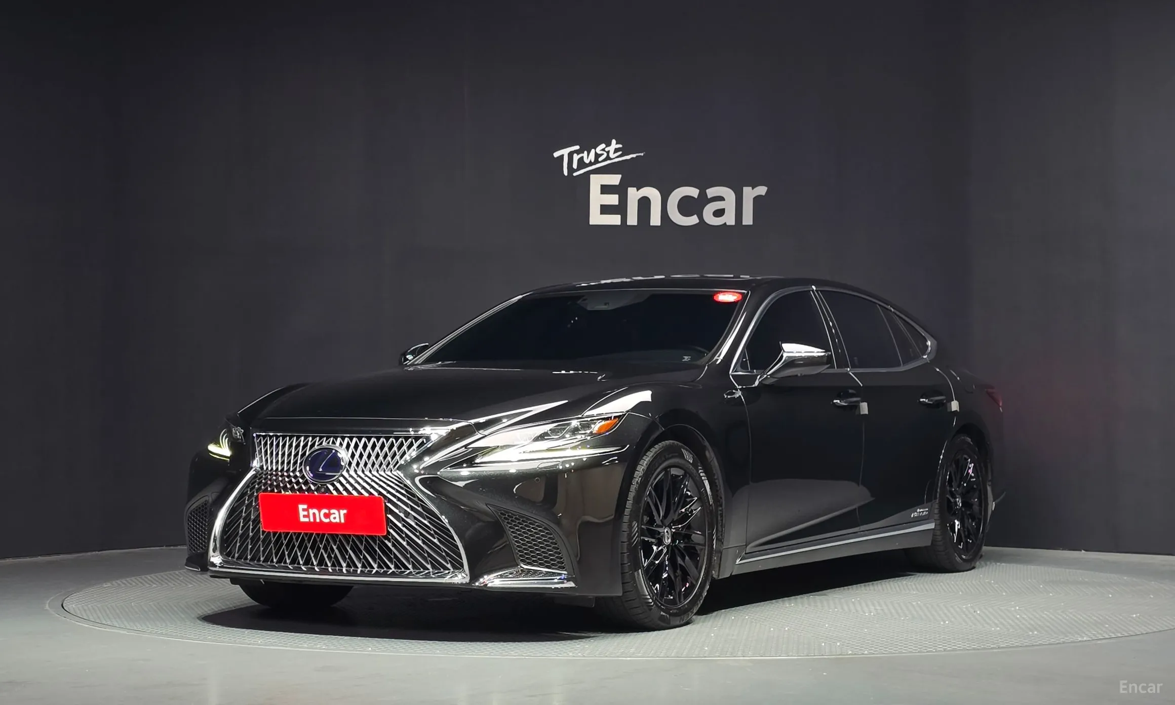 Lexus LS500h Gen 5