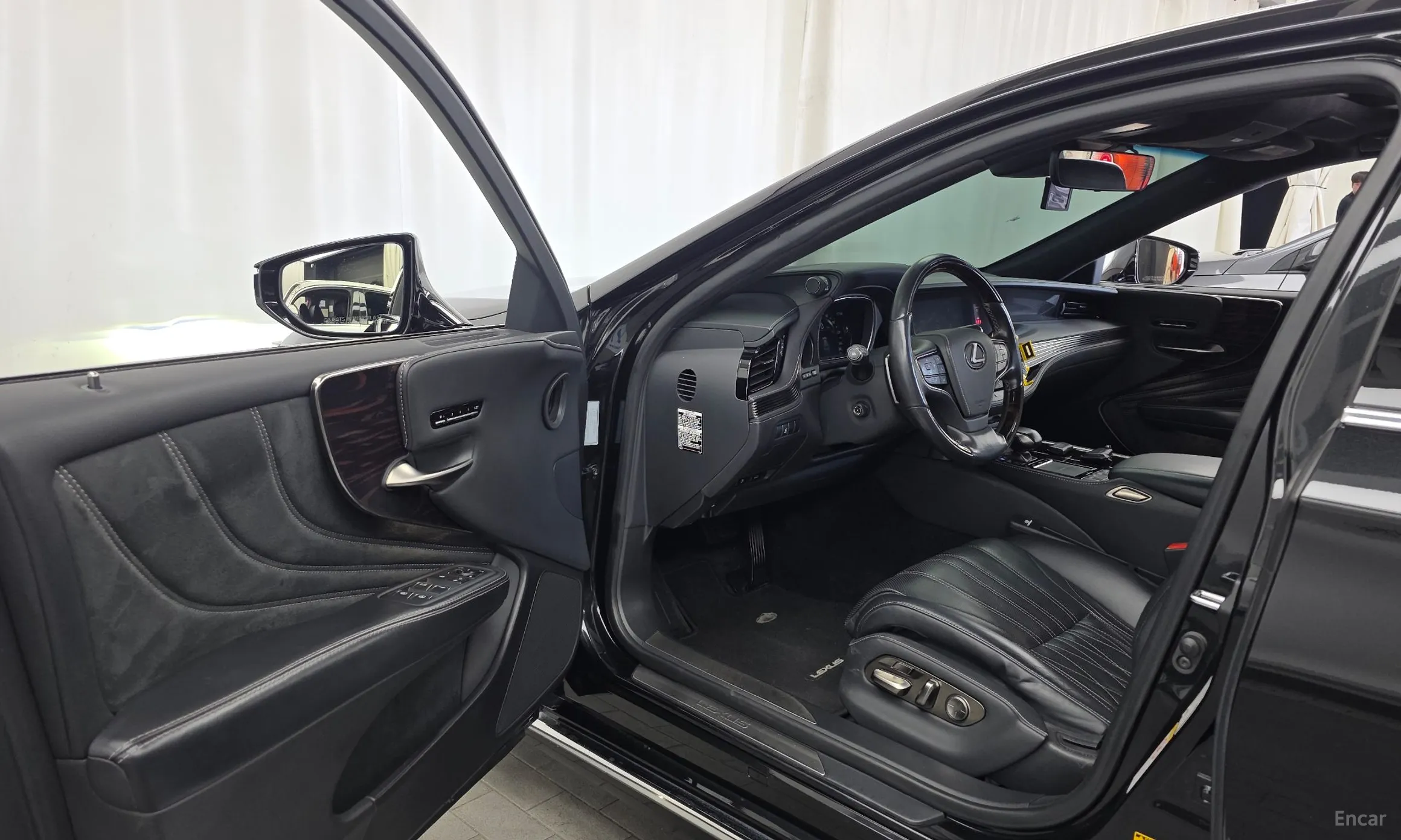 Lexus LS500h Gen 5 превью 10