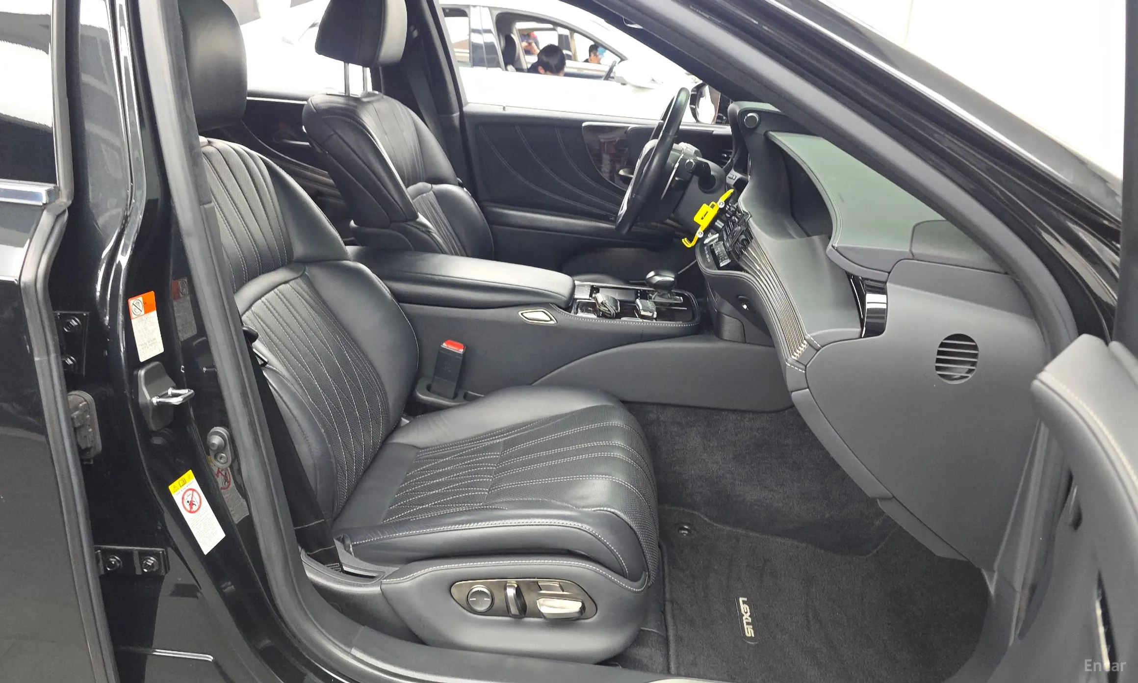 Lexus LS500h Gen 5 превью 11