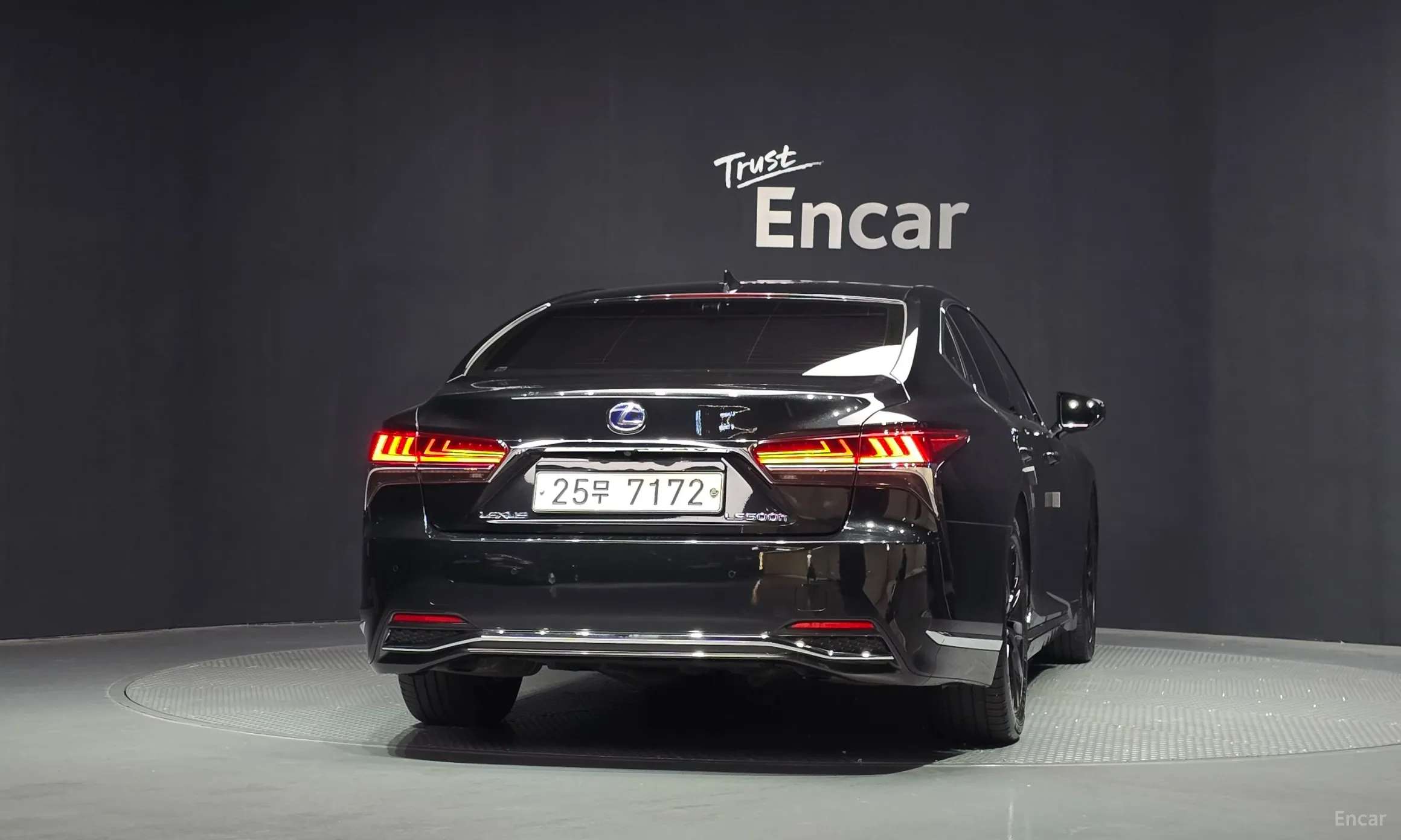 Lexus LS500h Gen 5 превью 4