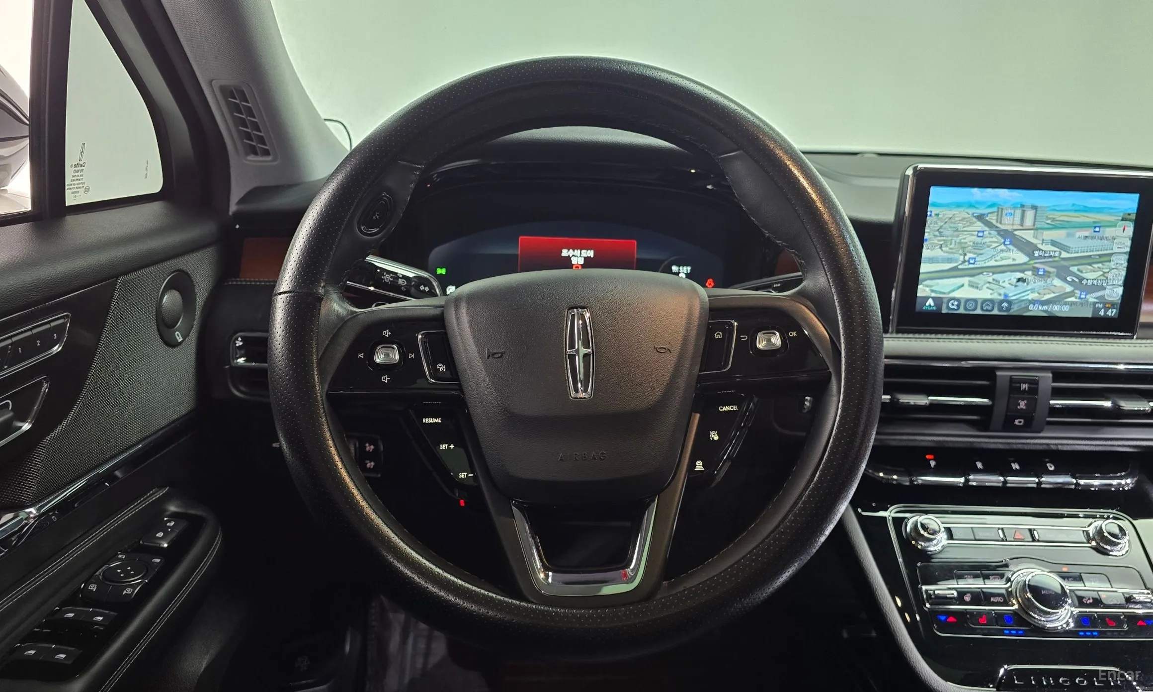 Lincoln Corsair превью 13
