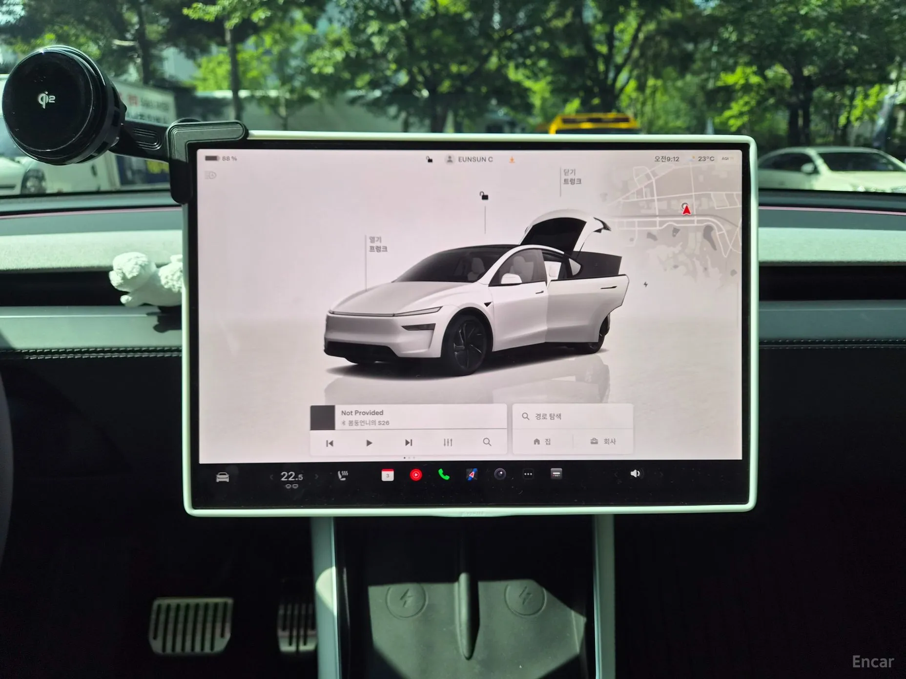 Tesla Model Y превью 10