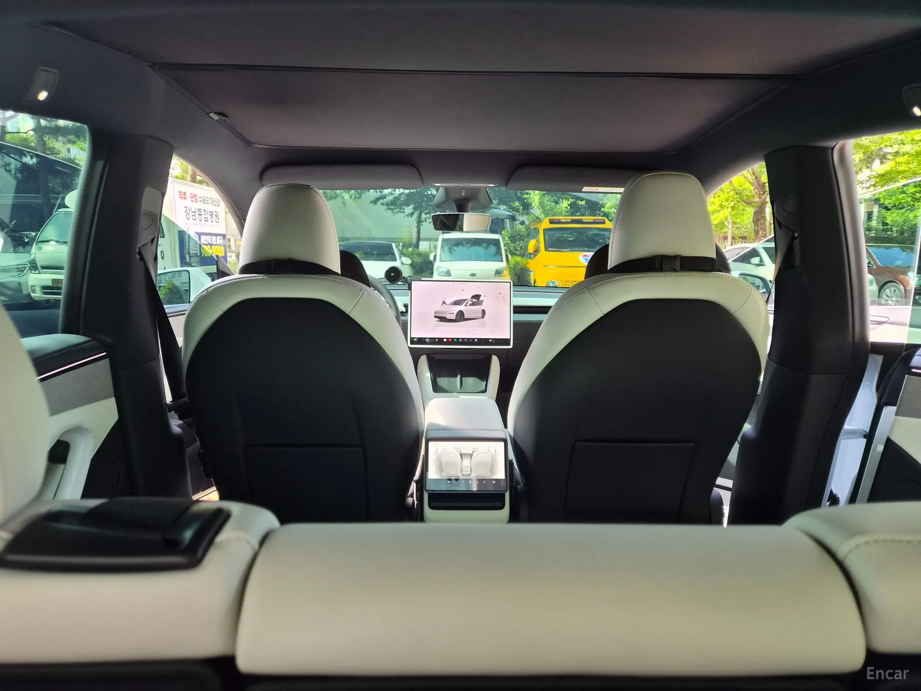 Tesla Model Y превью 12