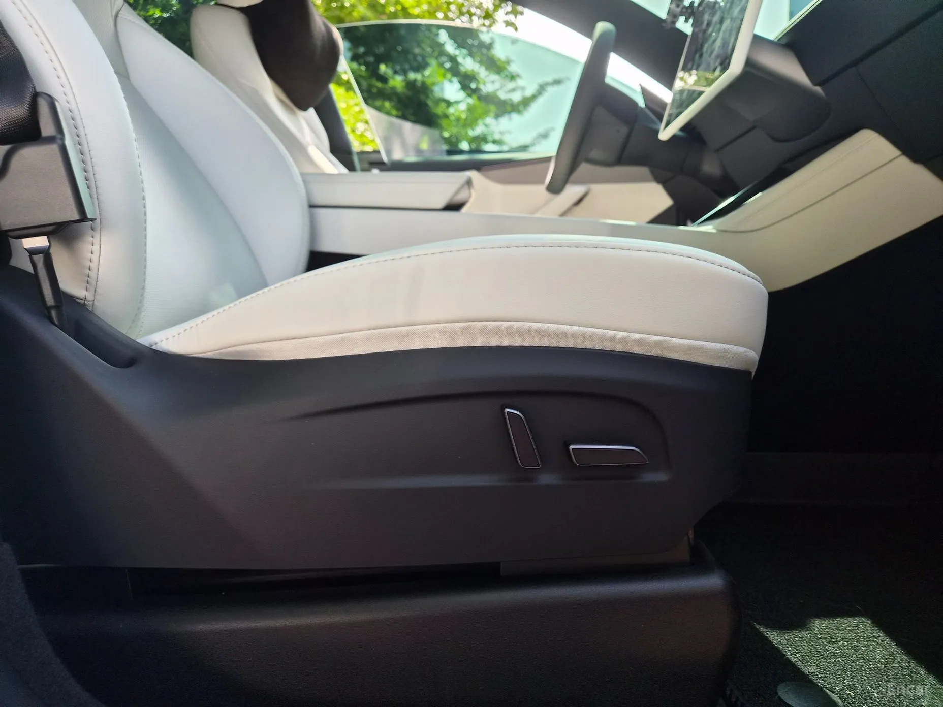 Tesla Model Y превью 13