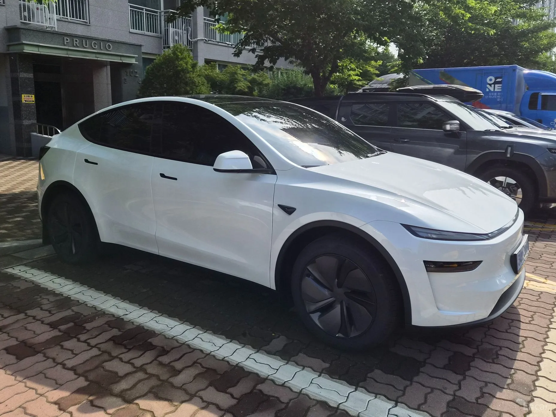 Tesla Model Y превью 6