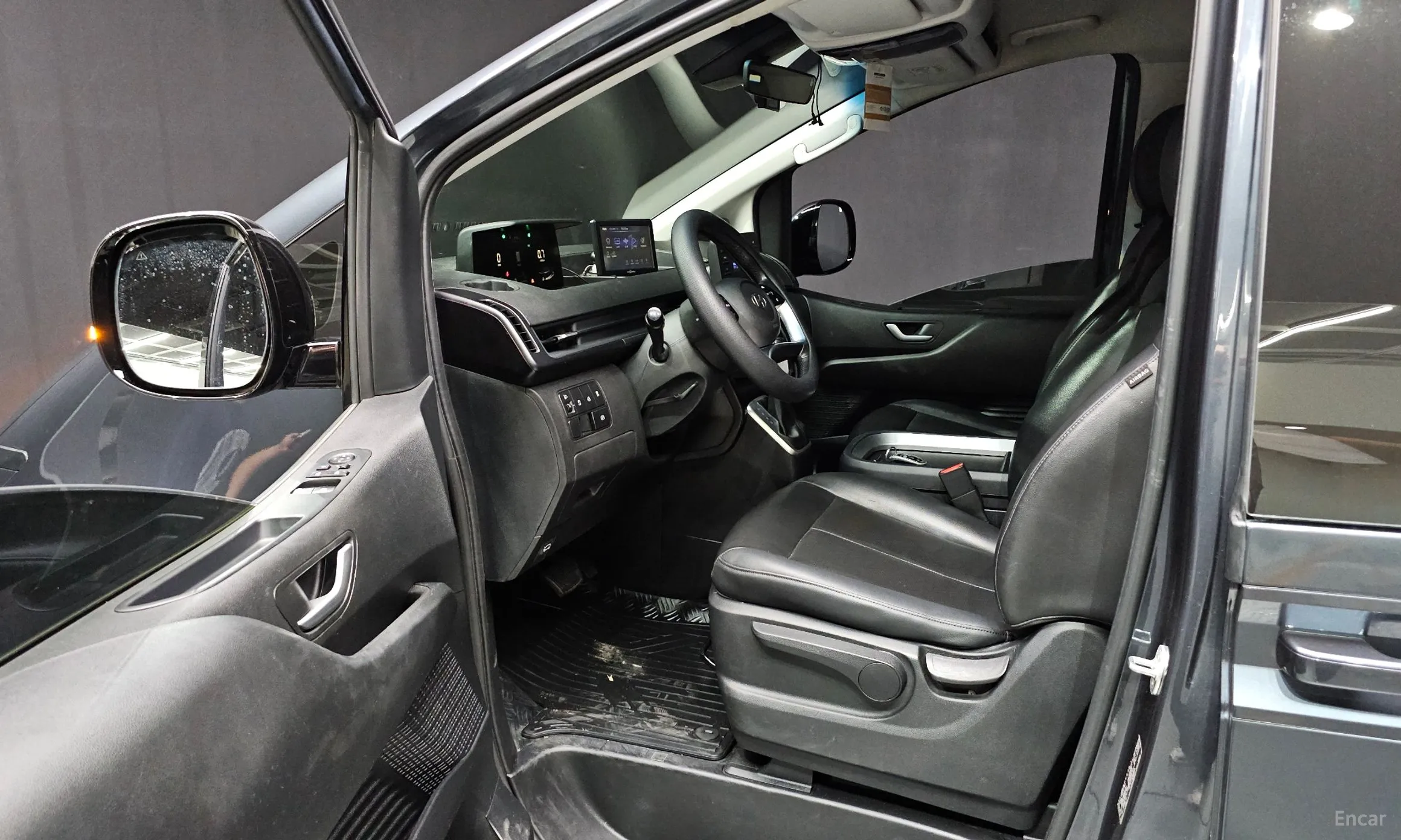 Hyundai Staria превью 10