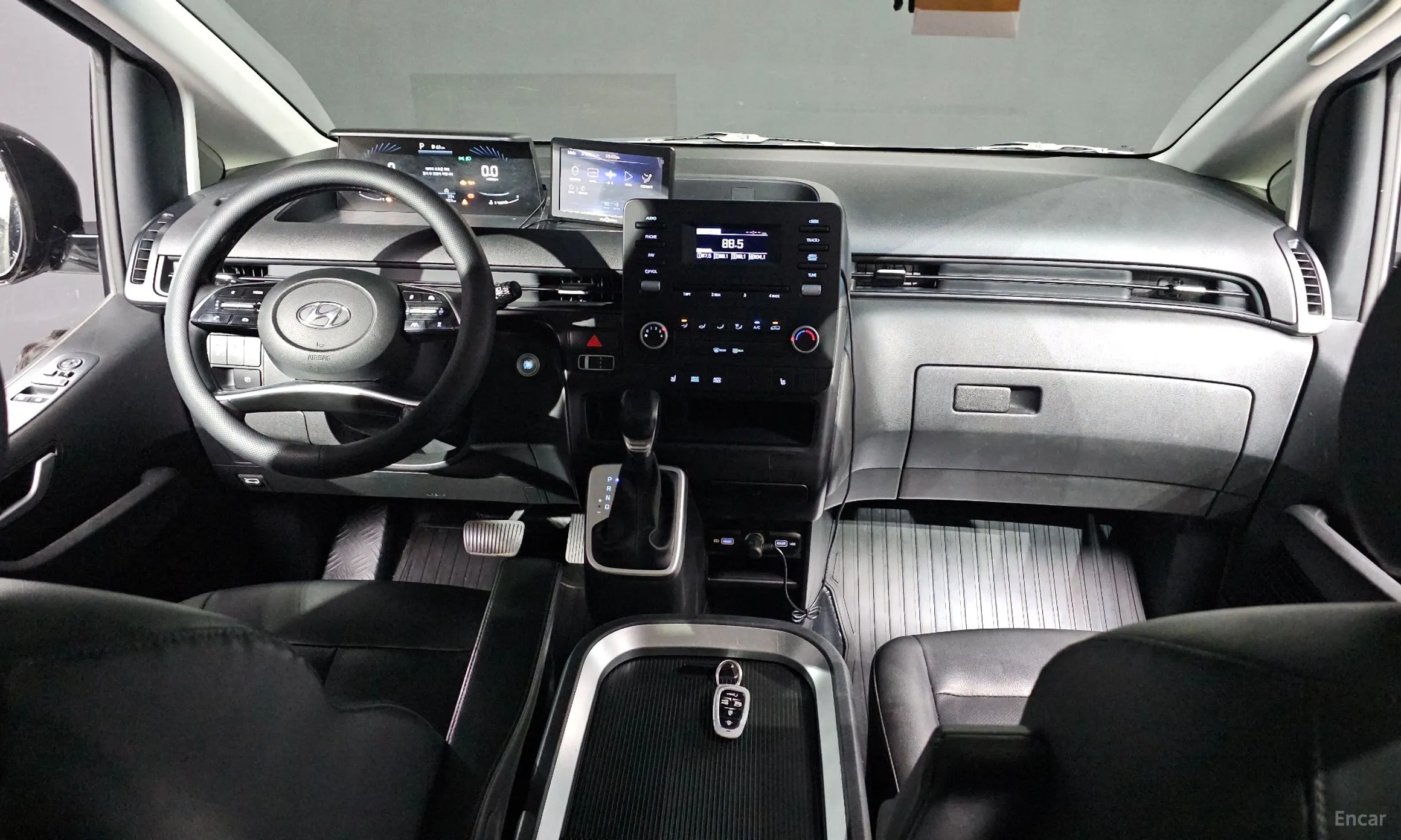 Hyundai Staria превью 7