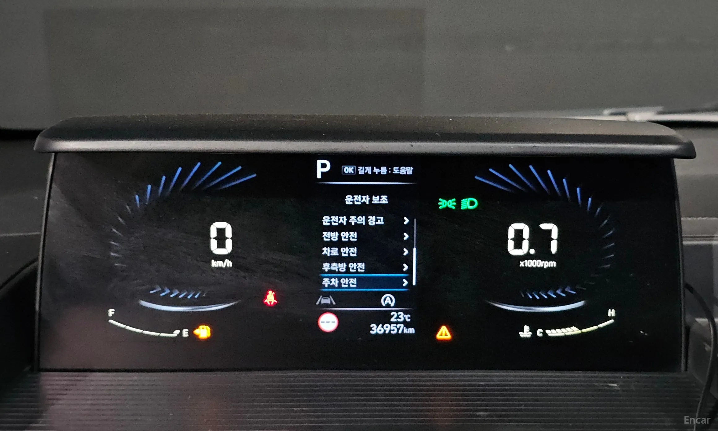 Hyundai Staria превью 8