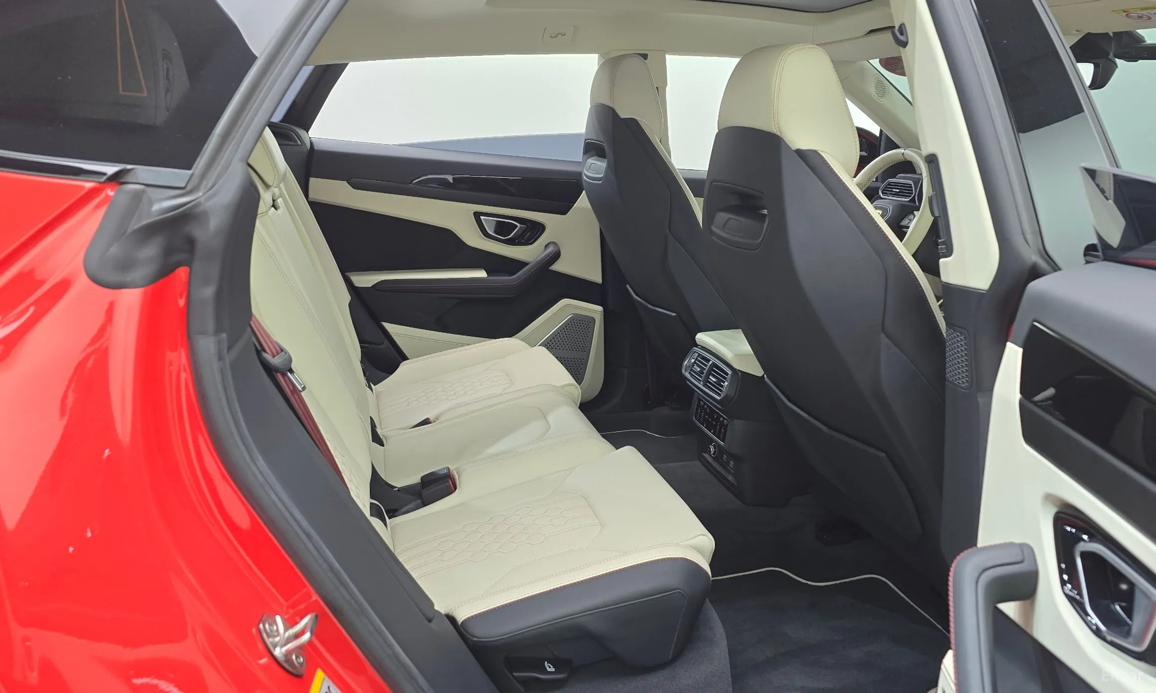 Lamborghini Urus превью 11