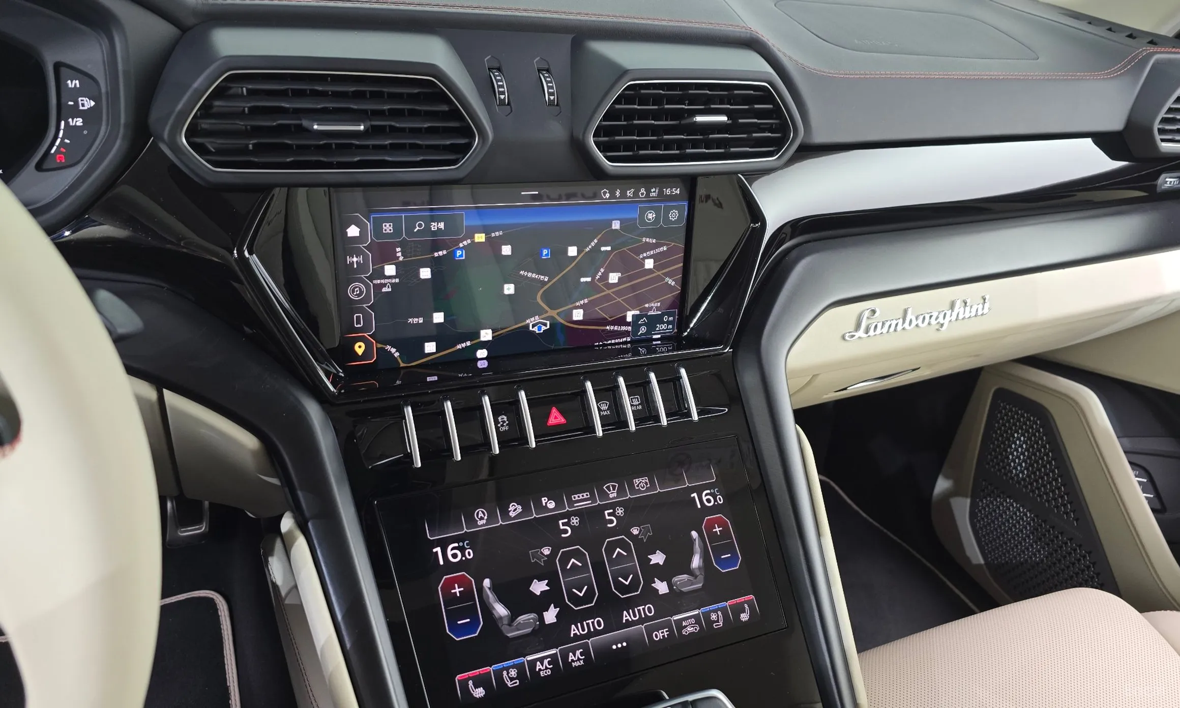 Lamborghini Urus превью 12