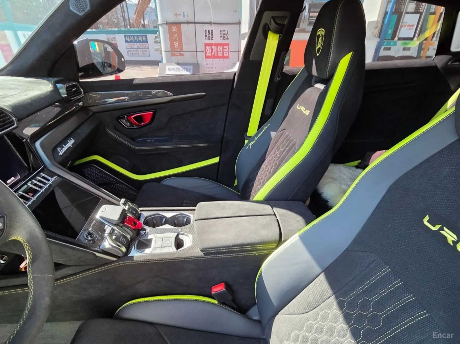 Lamborghini Urus превью 10