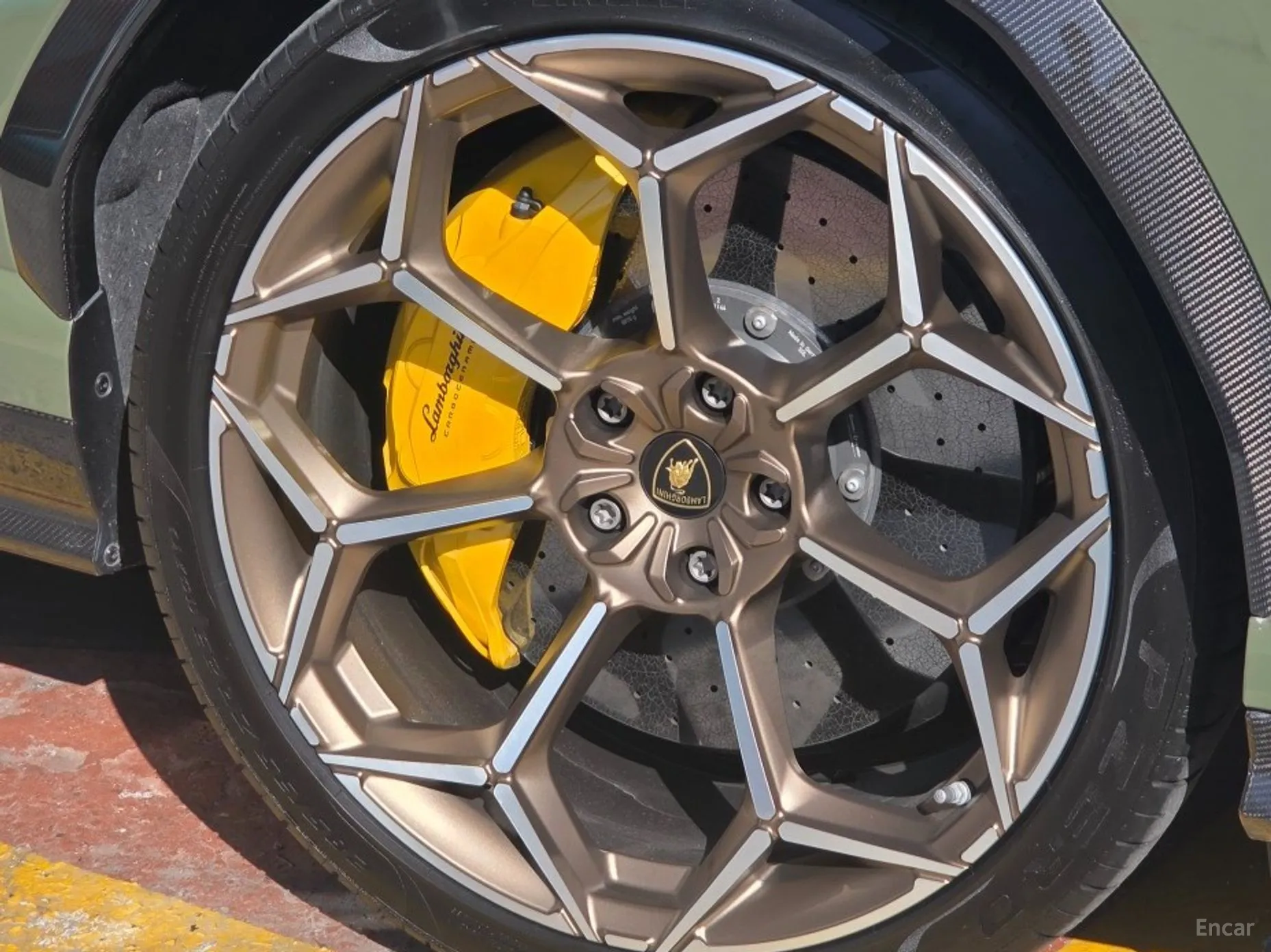 Lamborghini Urus превью 11