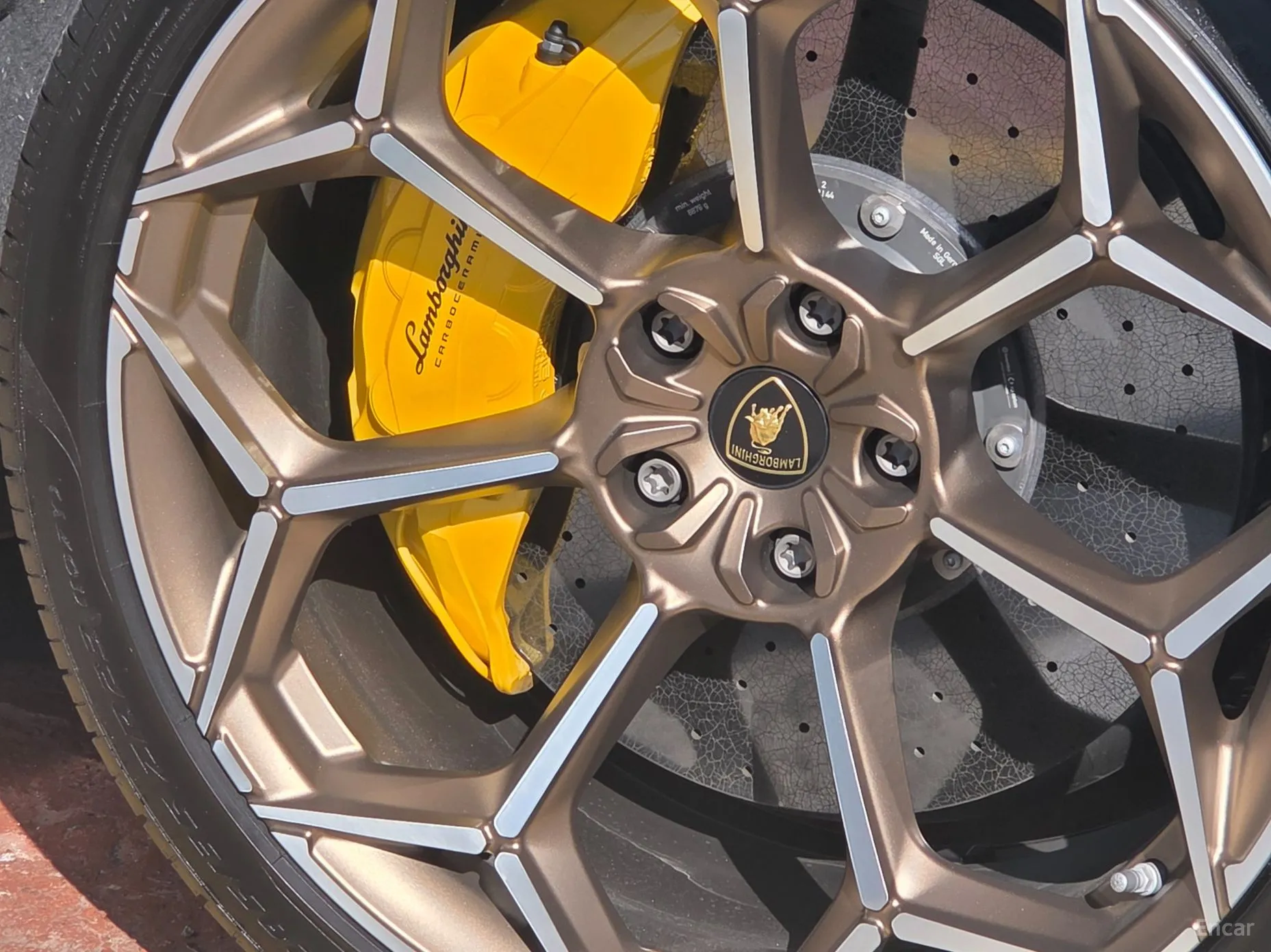 Lamborghini Urus превью 12