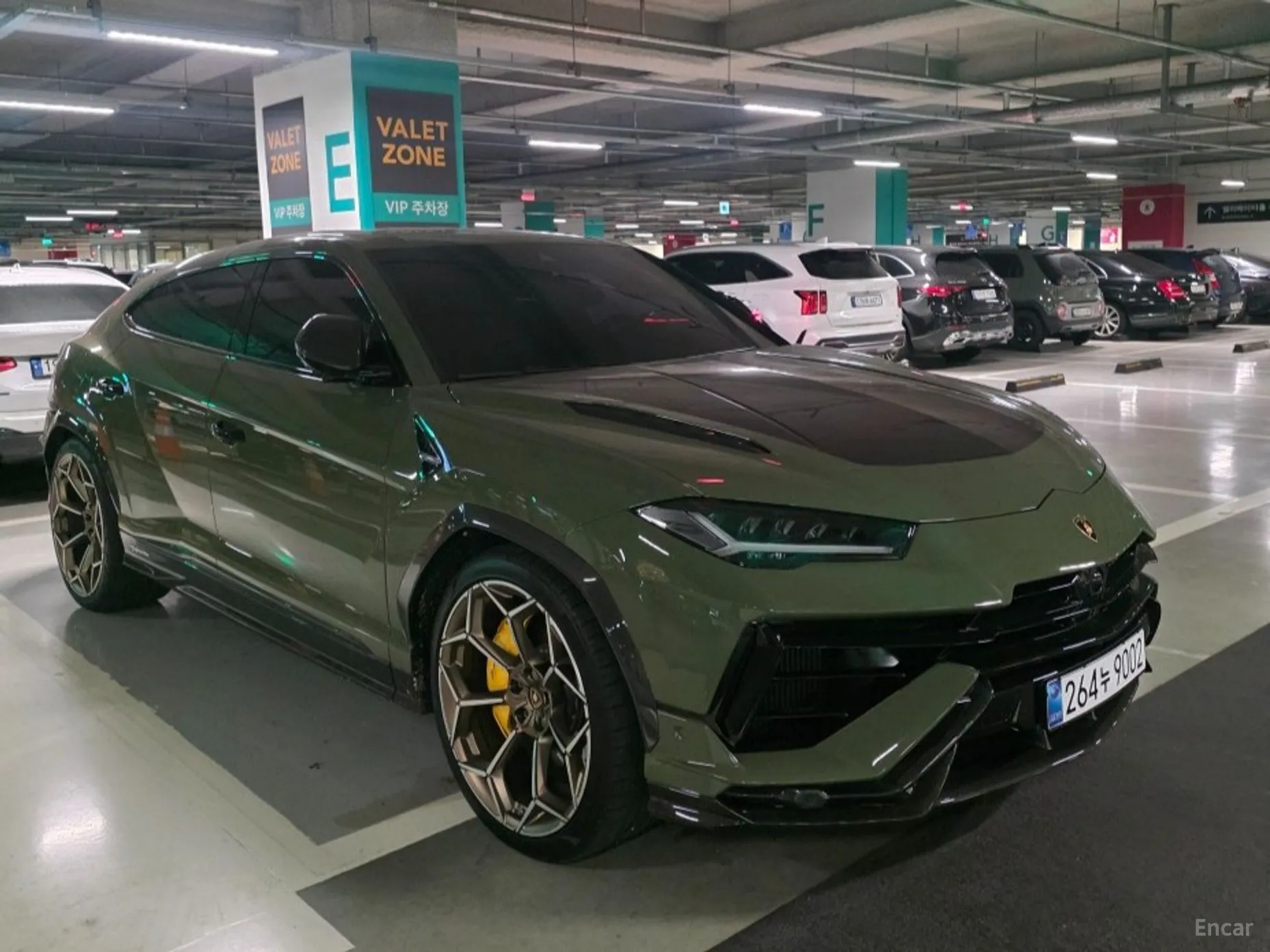 Lamborghini Urus превью 6