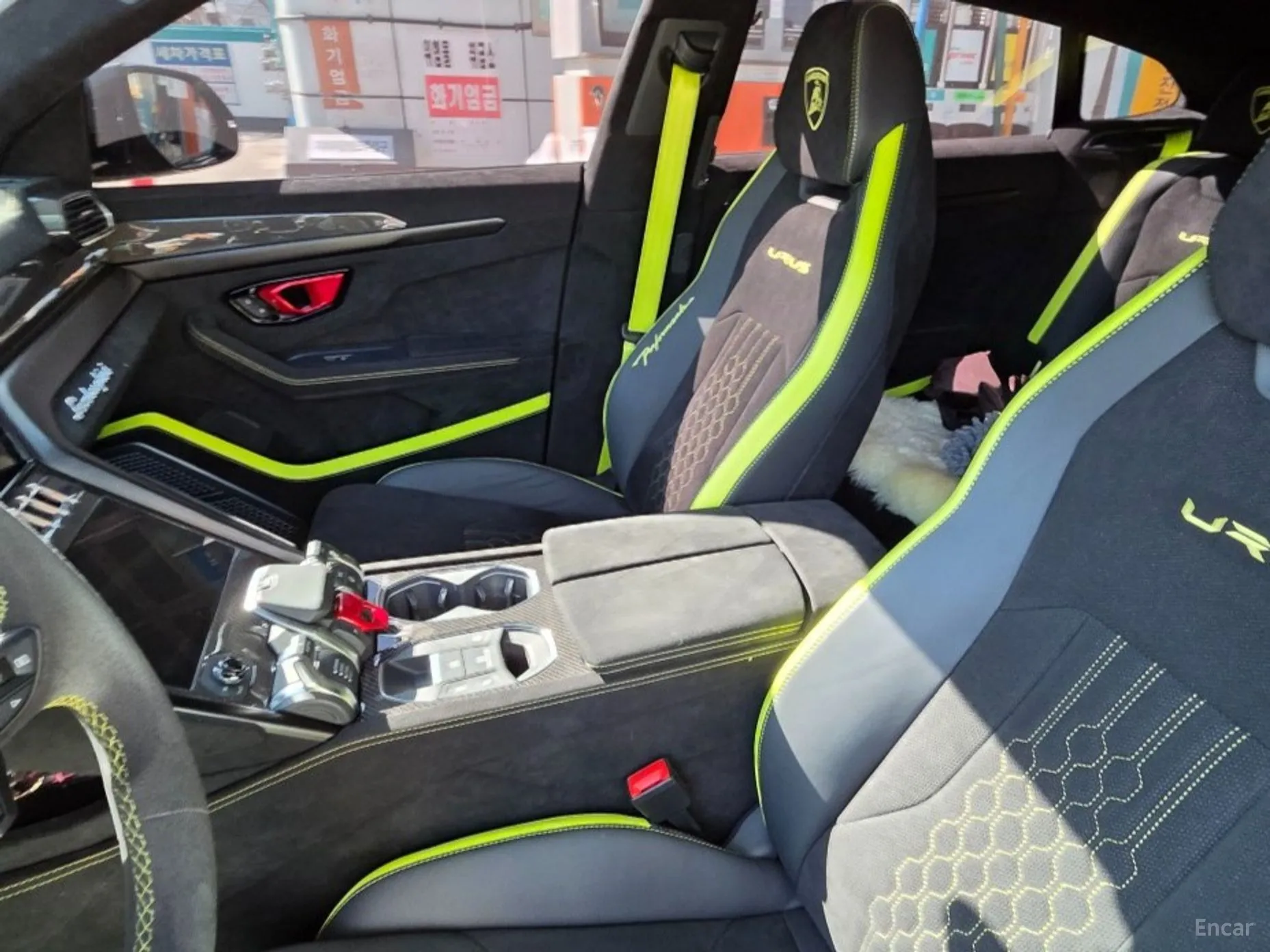 Lamborghini Urus превью 9