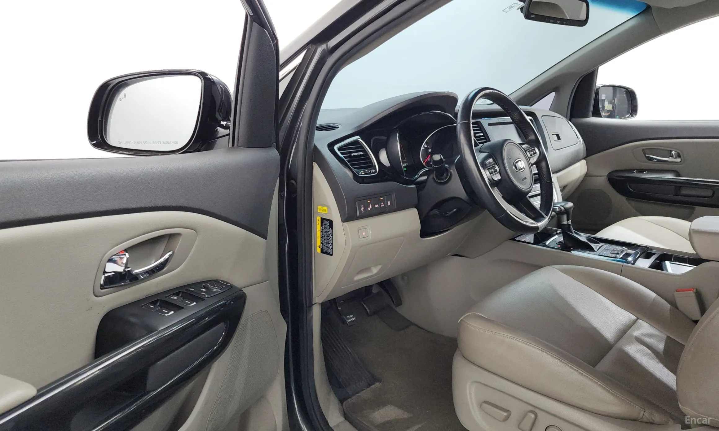 Kia Carnival превью 10