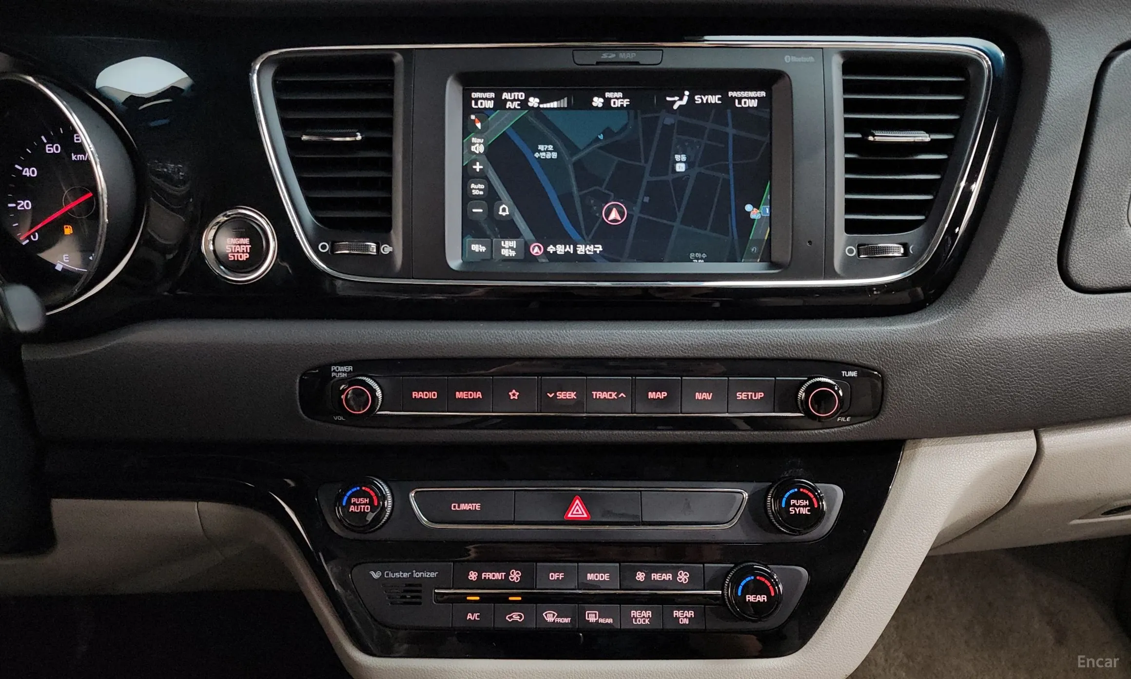 Kia Carnival превью 12