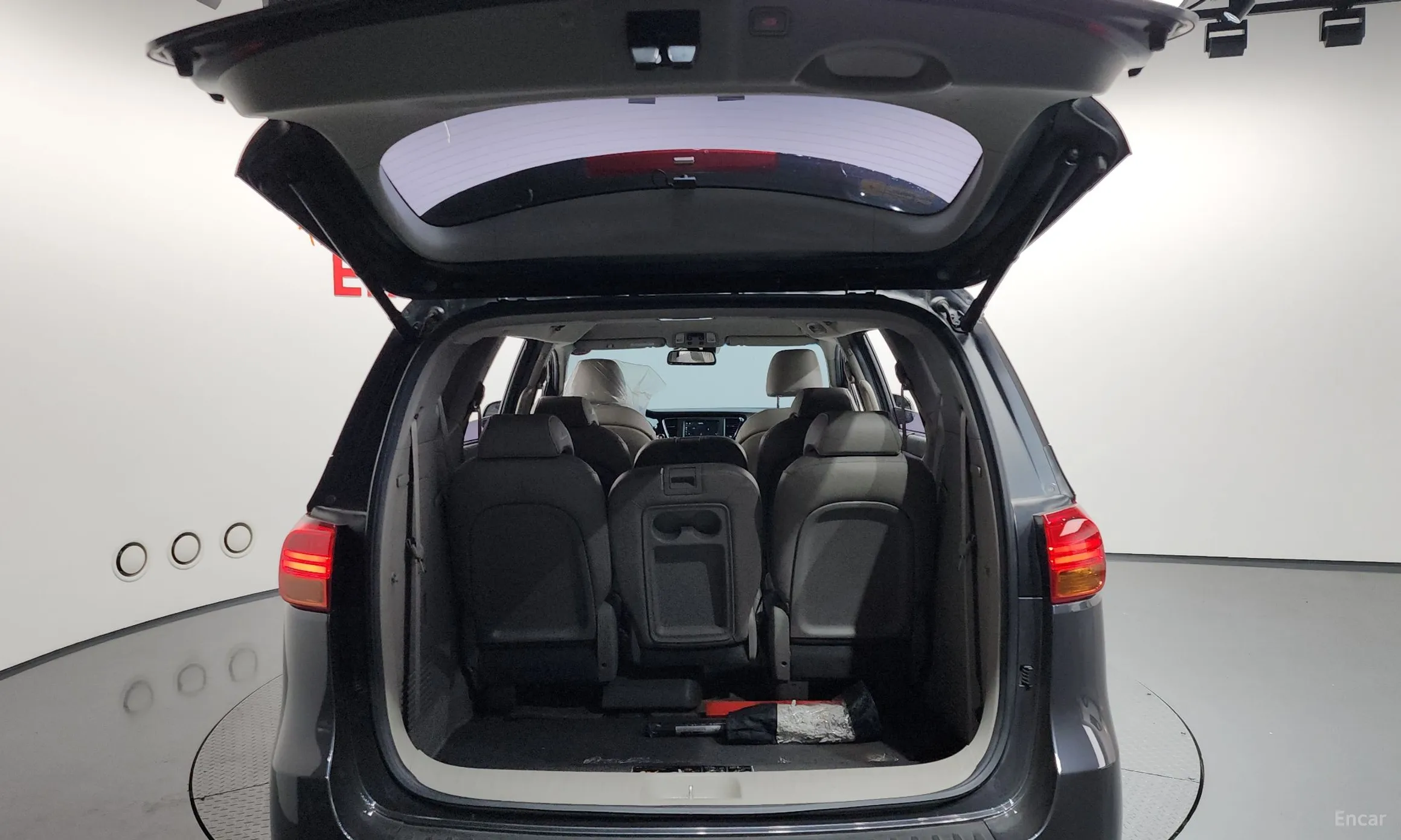 Kia Carnival превью 20