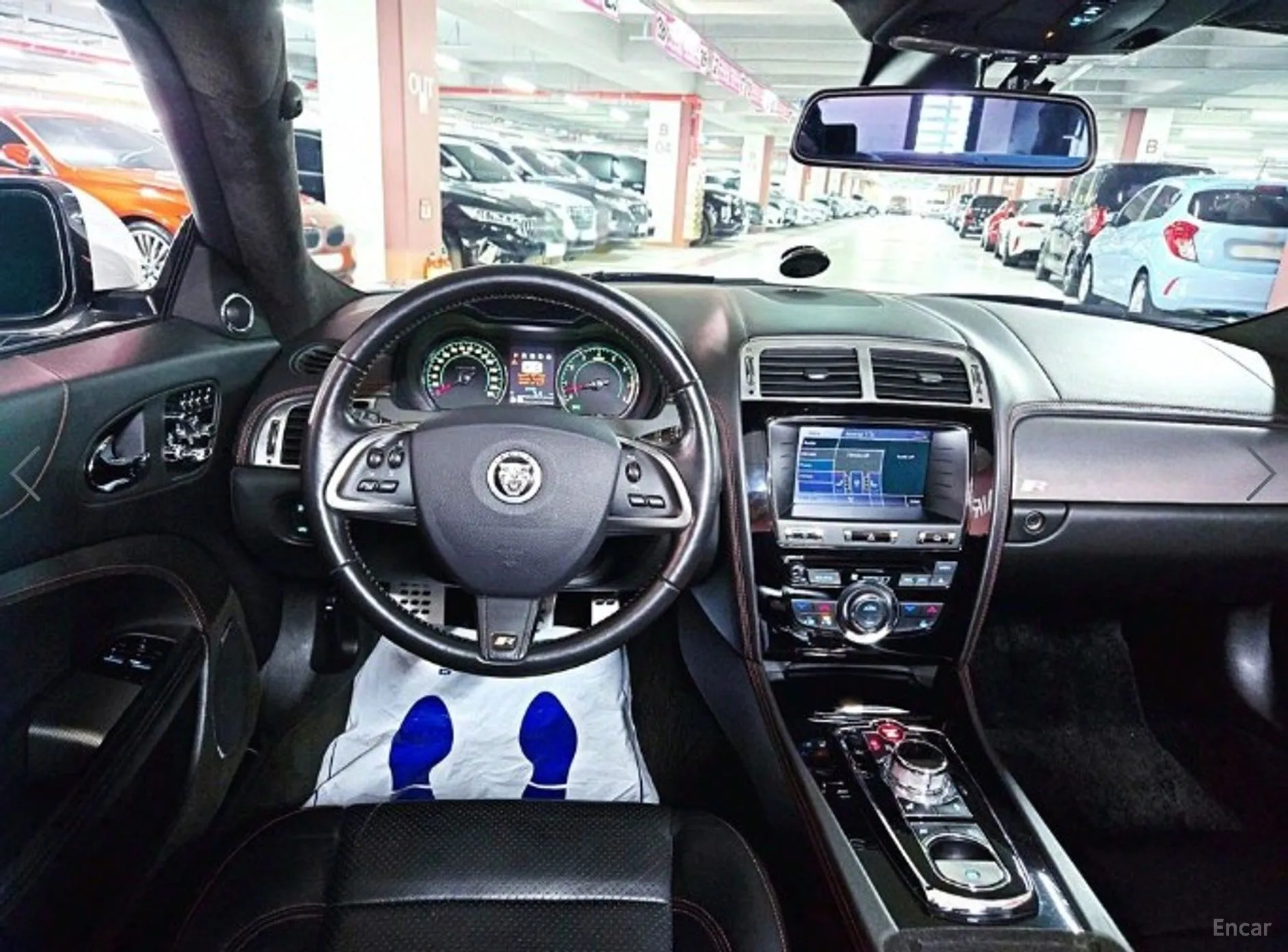 Jaguar XKR превью 9