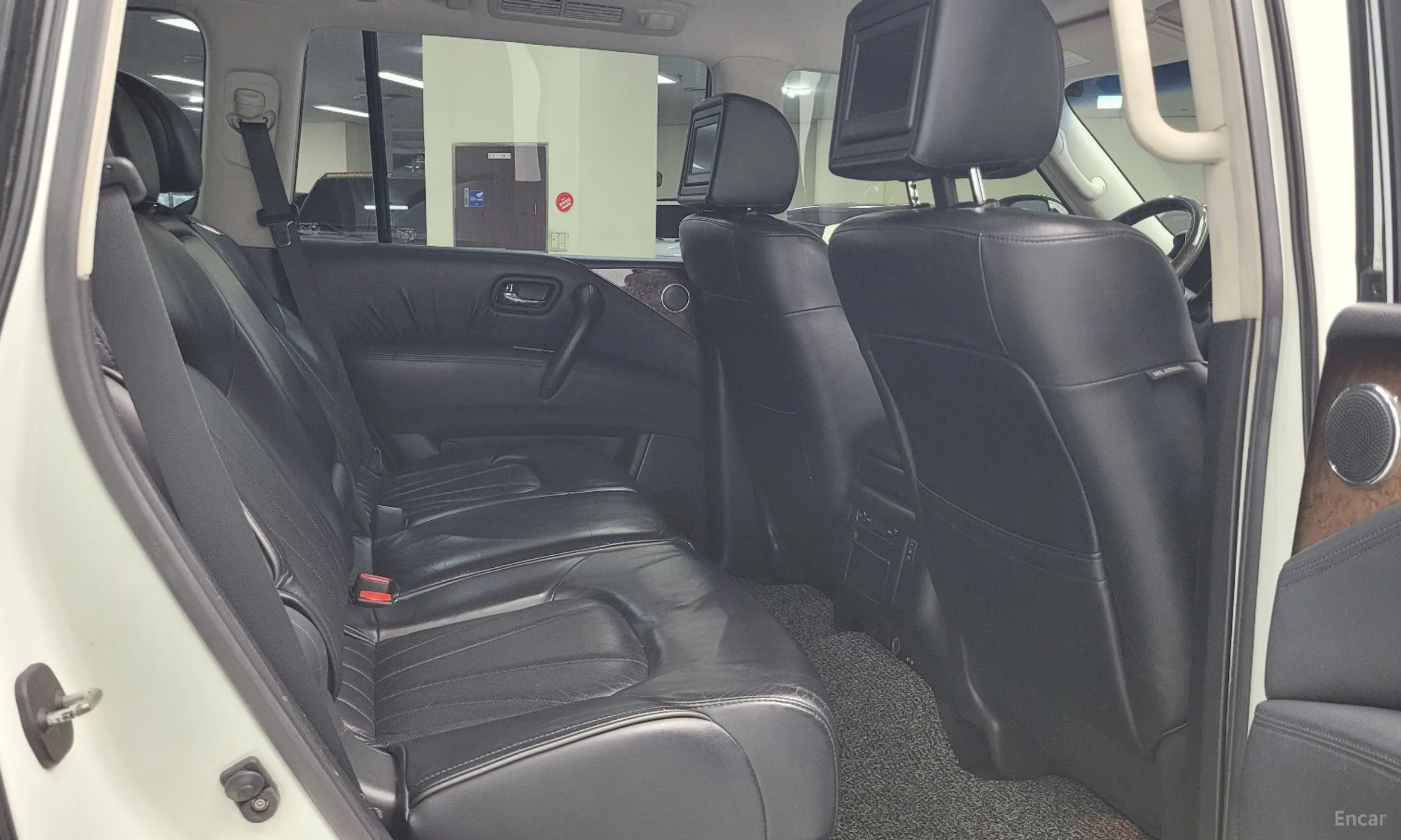 Infiniti QX56 превью 11