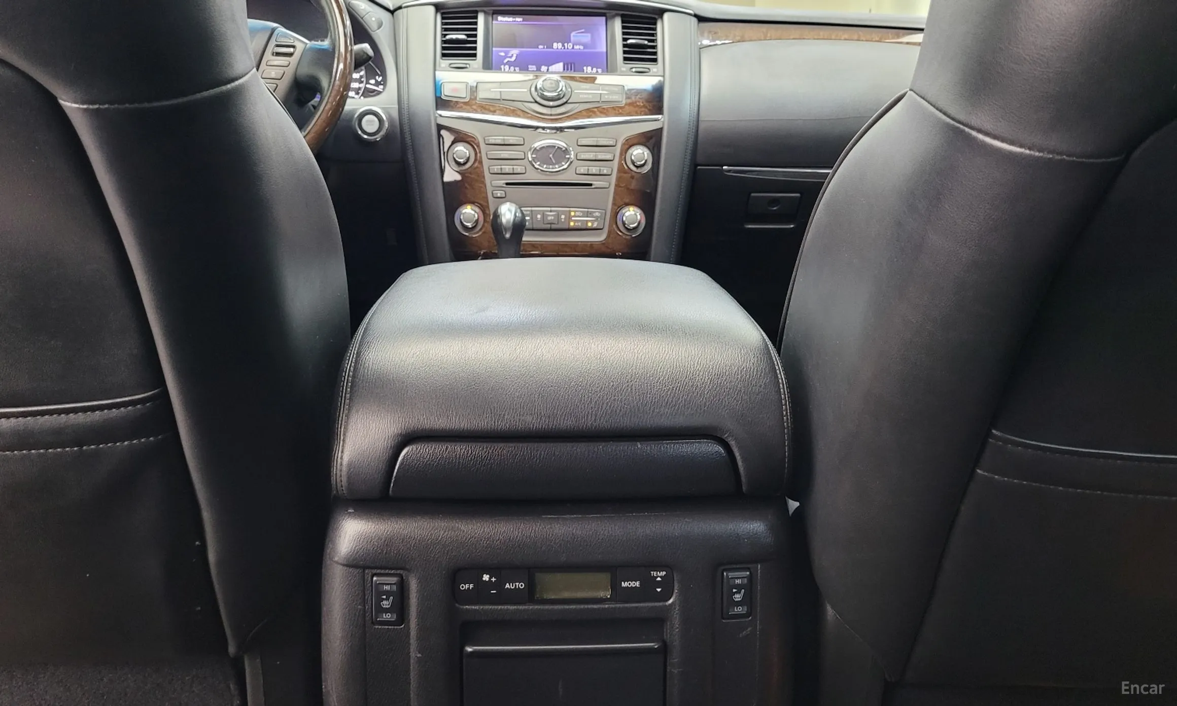 Infiniti QX56 превью 19