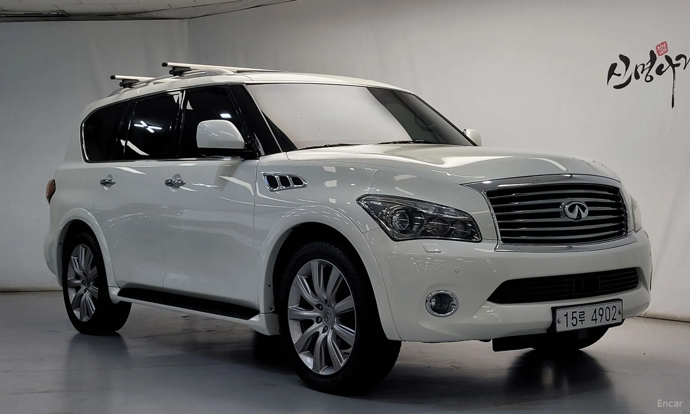 Infiniti QX56 превью 3