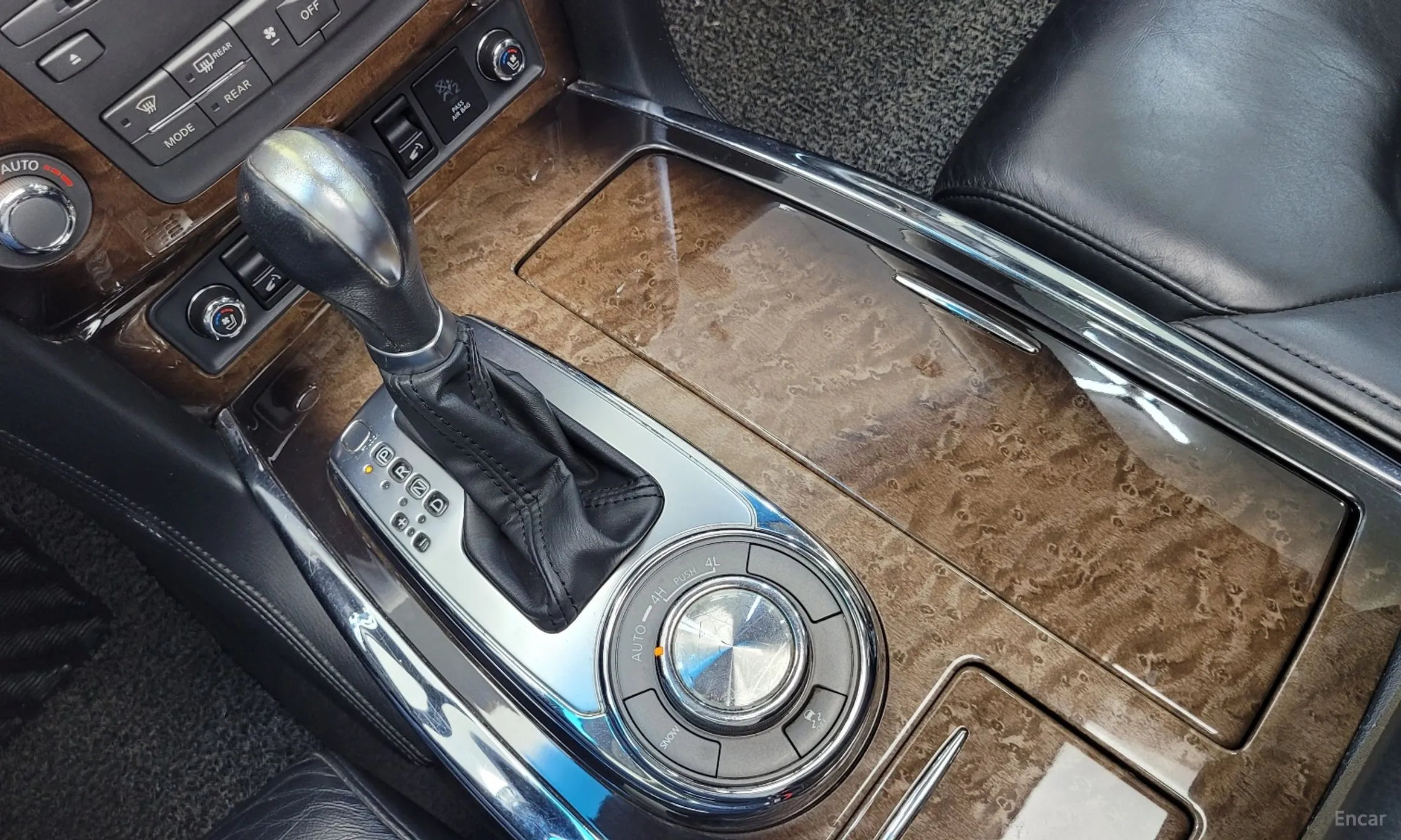 Infiniti QX56 превью 9