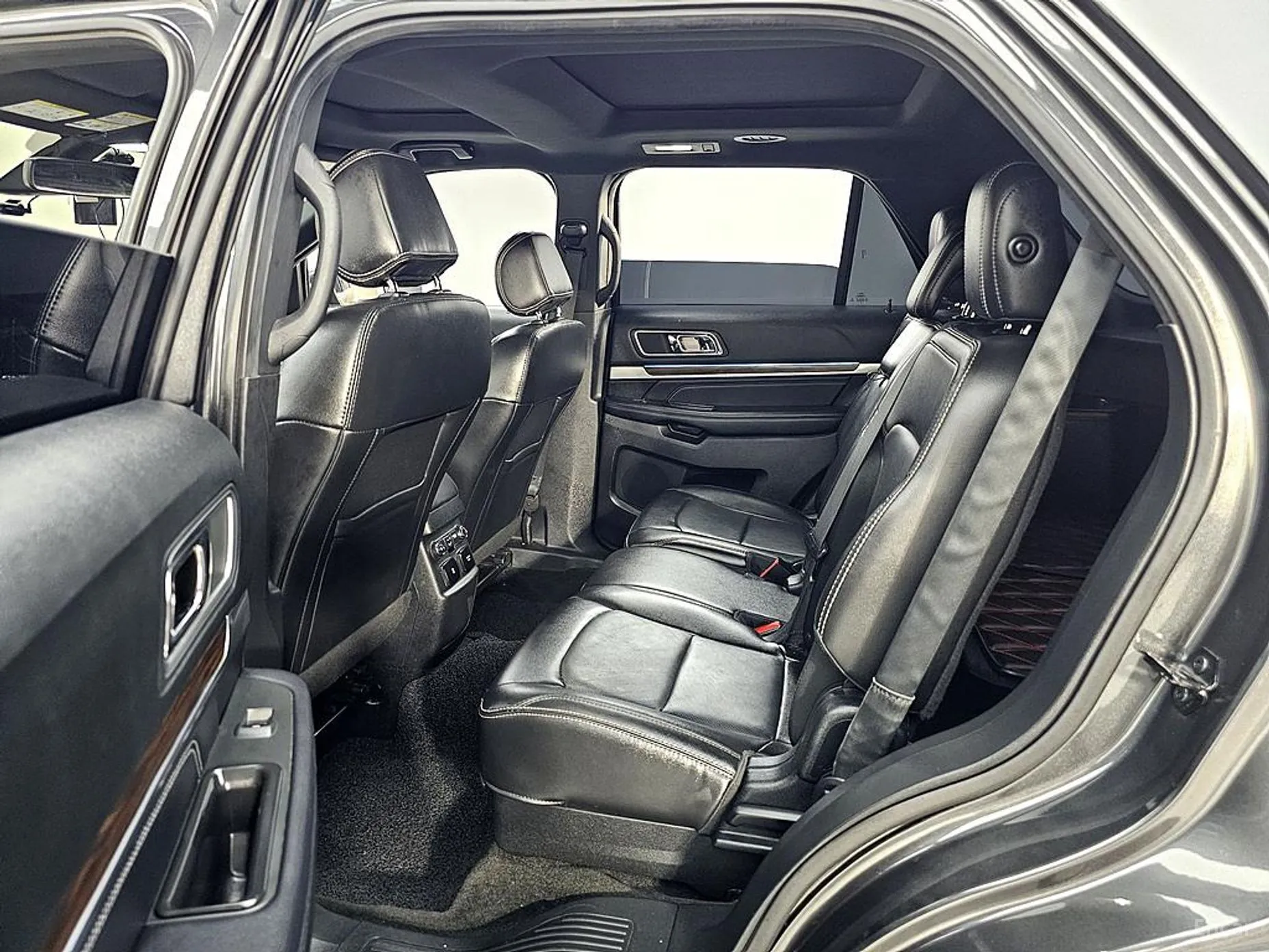 Ford Explorer превью 20