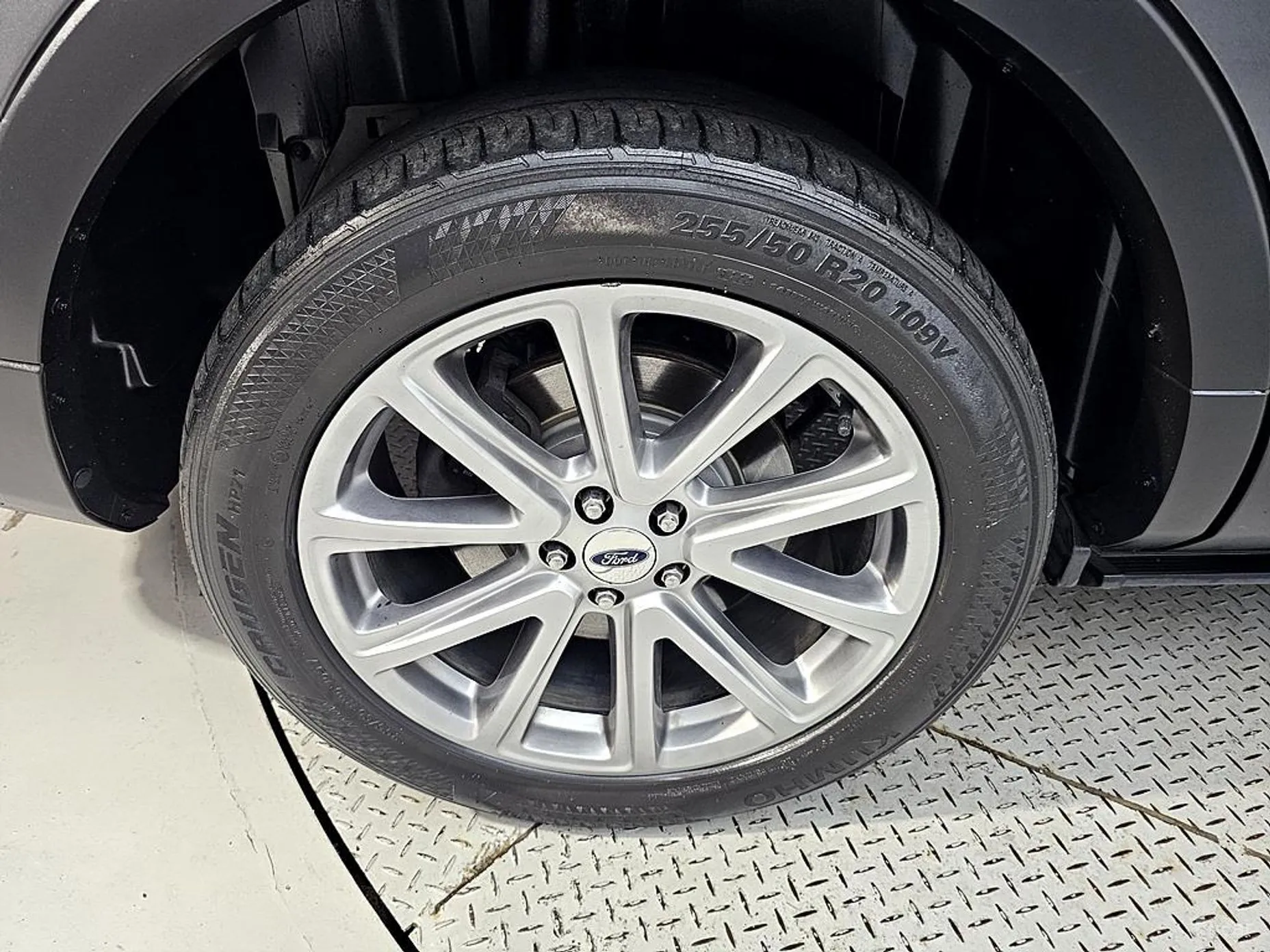 Ford Explorer превью 5