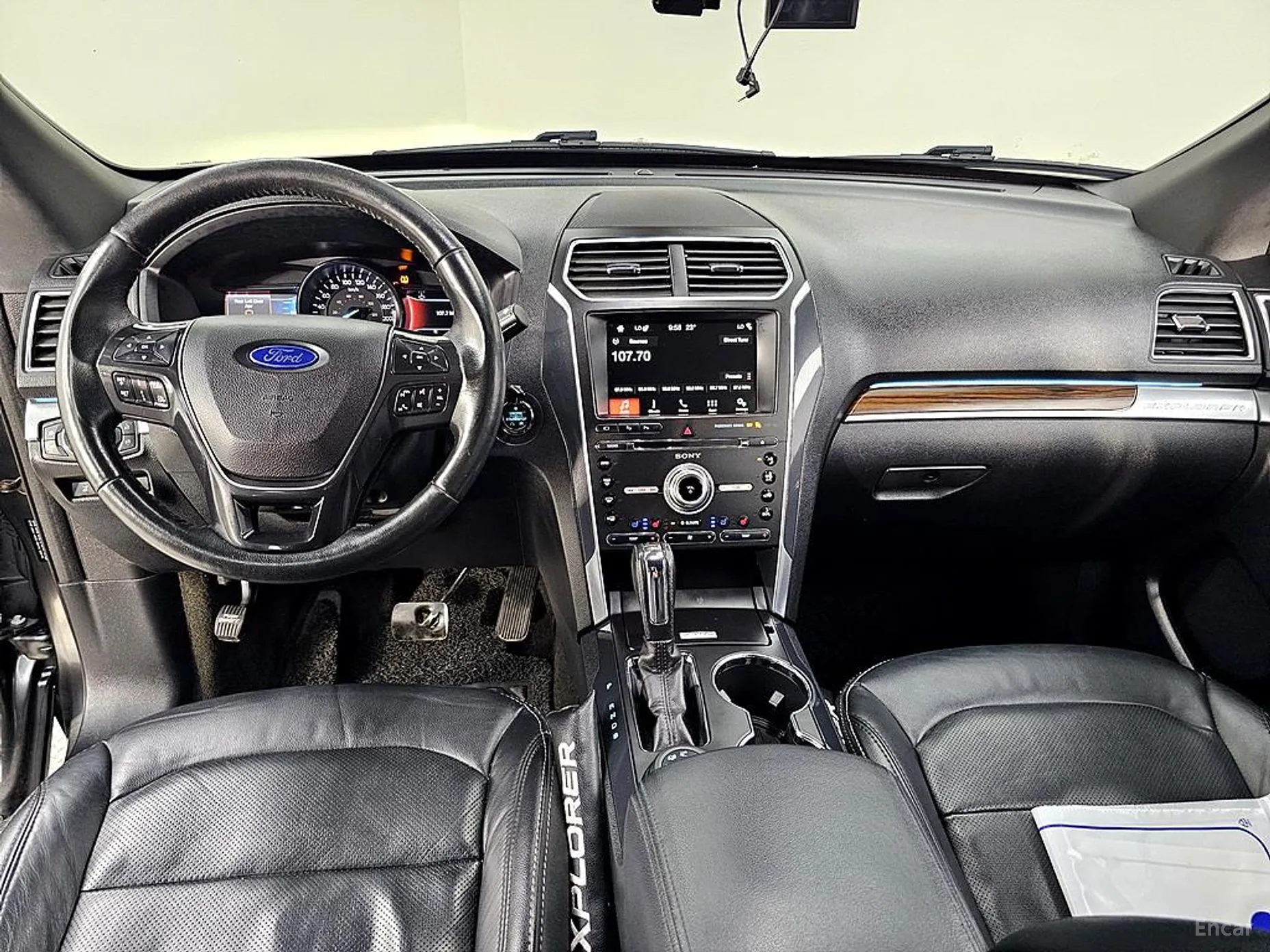 Ford Explorer превью 7
